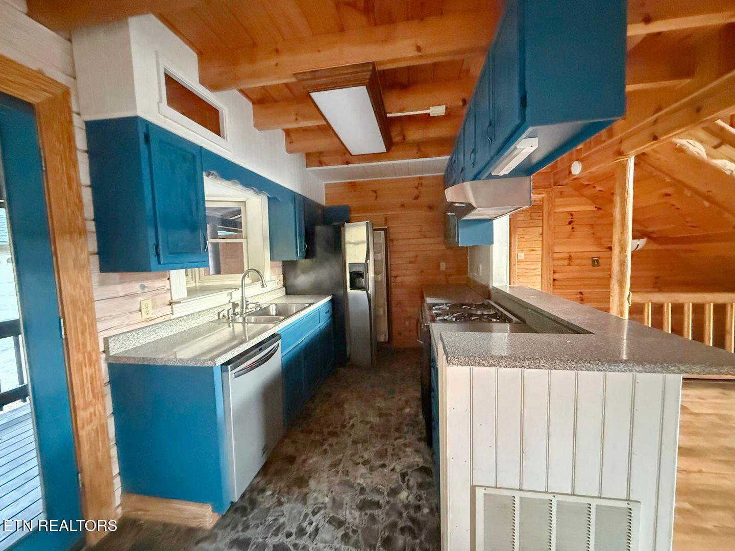 799 Glass House Rd Property Photo 14