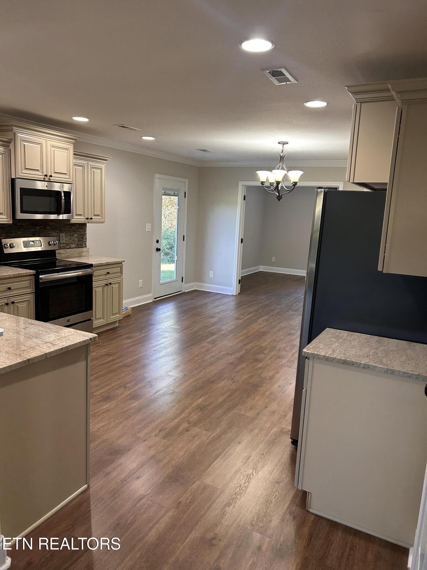 1412 Sally View Drive Property Photo 8