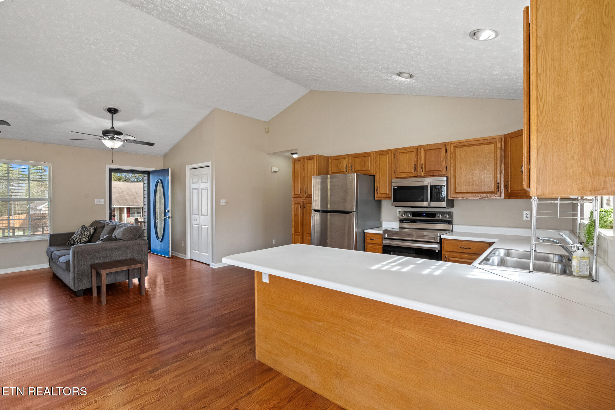 541 Pebble Creek Rd Property Photo 2