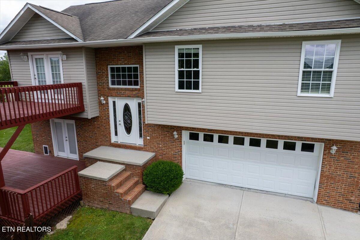 262 Cresent St Property Photo 3