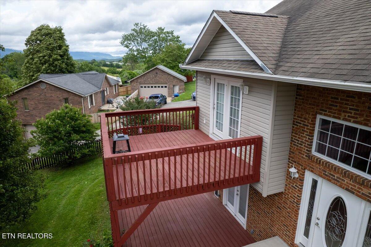 262 Cresent St Property Photo 4