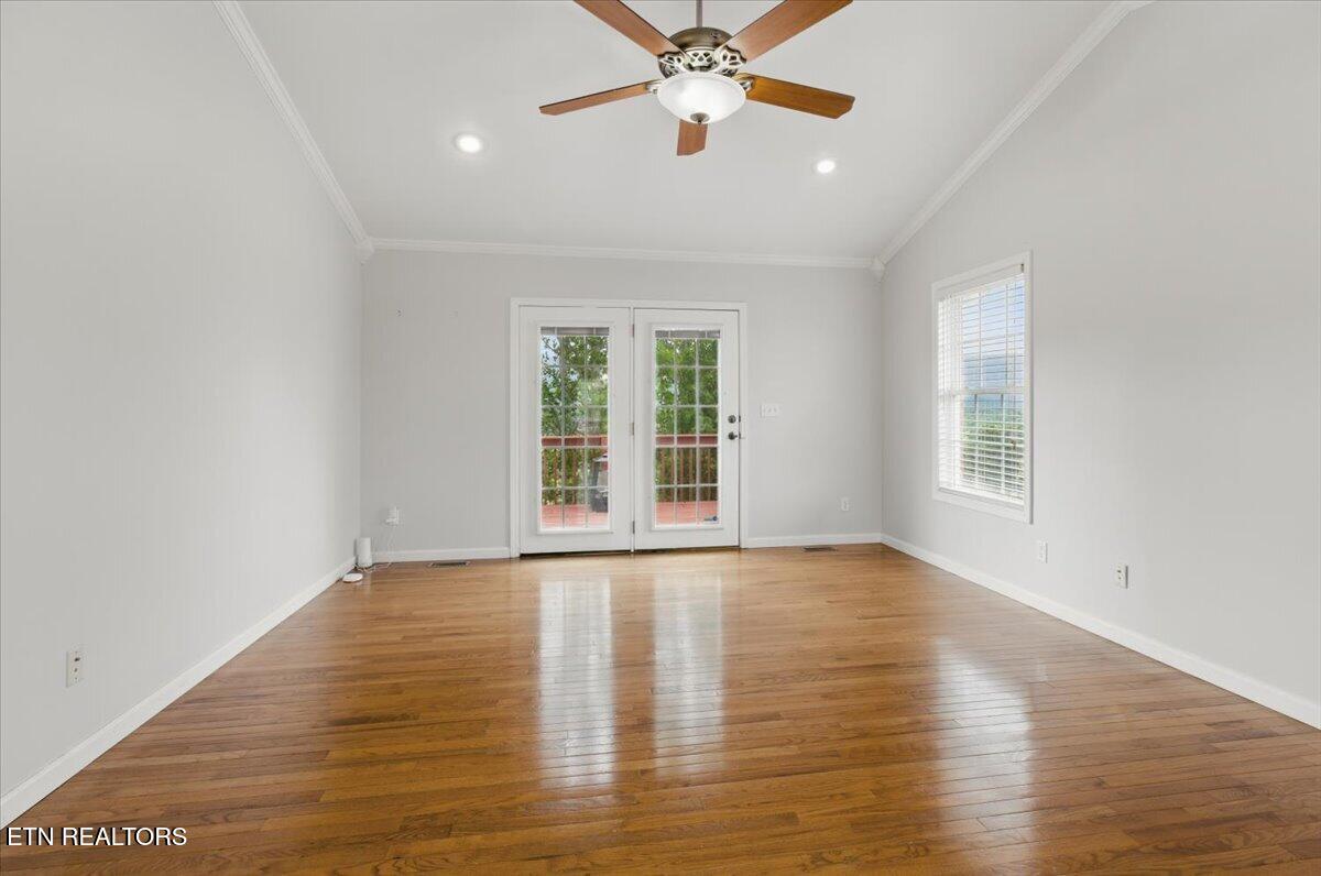 262 Cresent St Property Photo 8