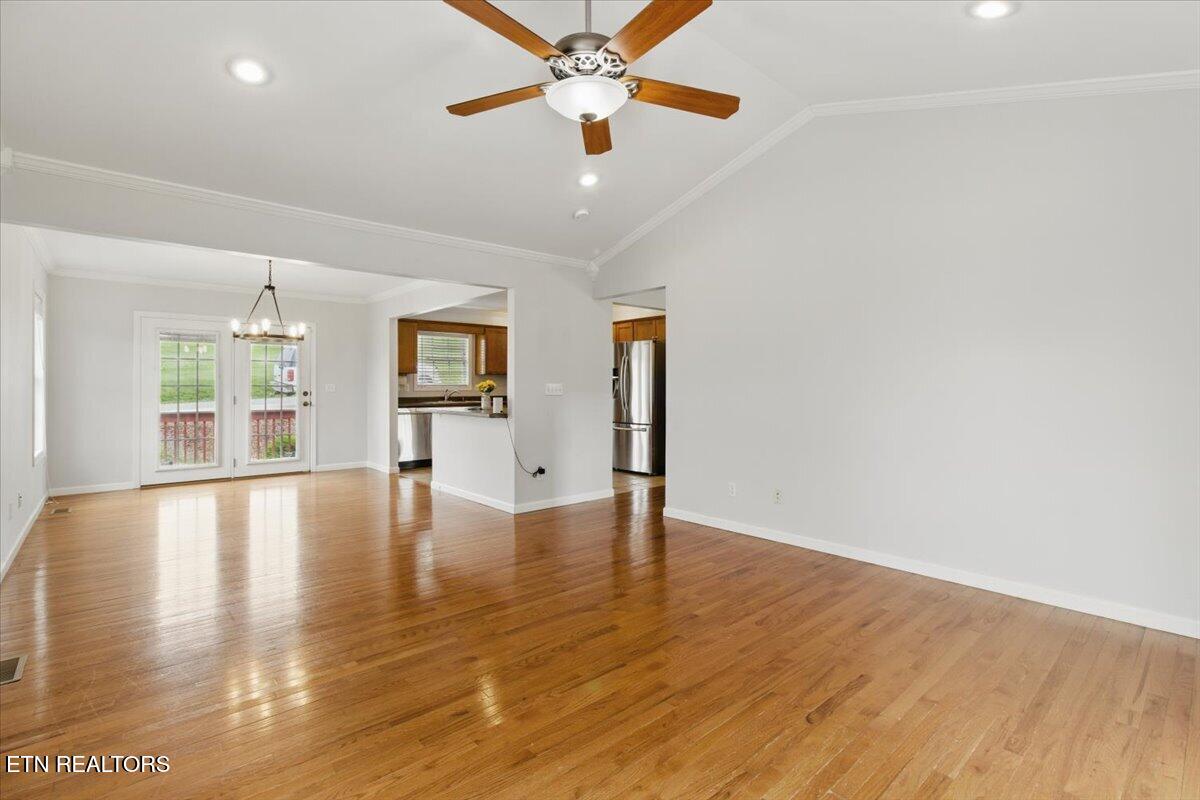 262 Cresent St Property Photo 9