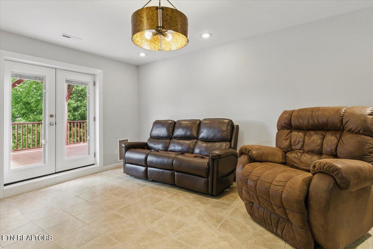 262 Cresent St Property Photo 22