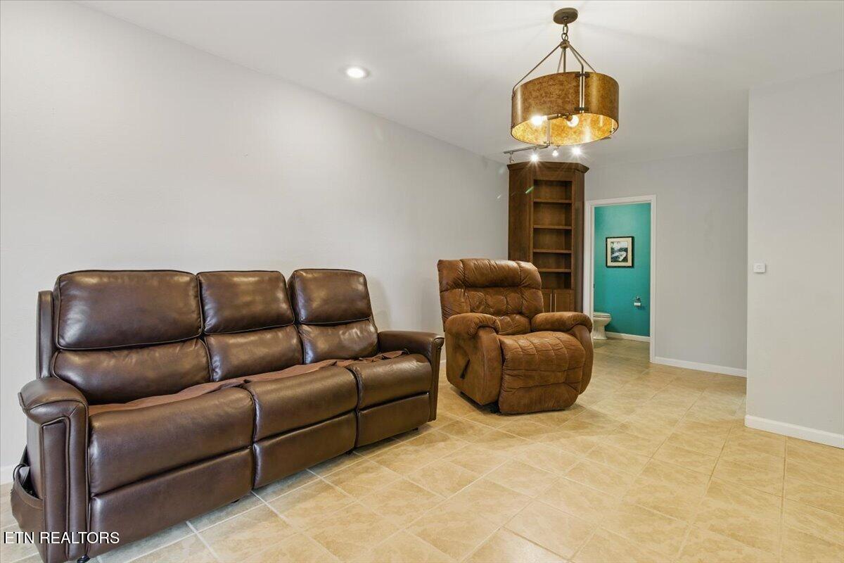 262 Cresent St Property Photo 24