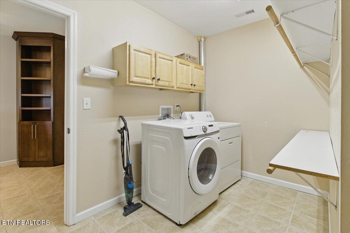 262 Cresent St Property Photo 28