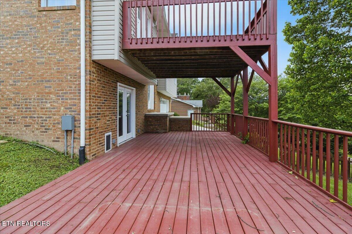 262 Cresent St Property Photo 31