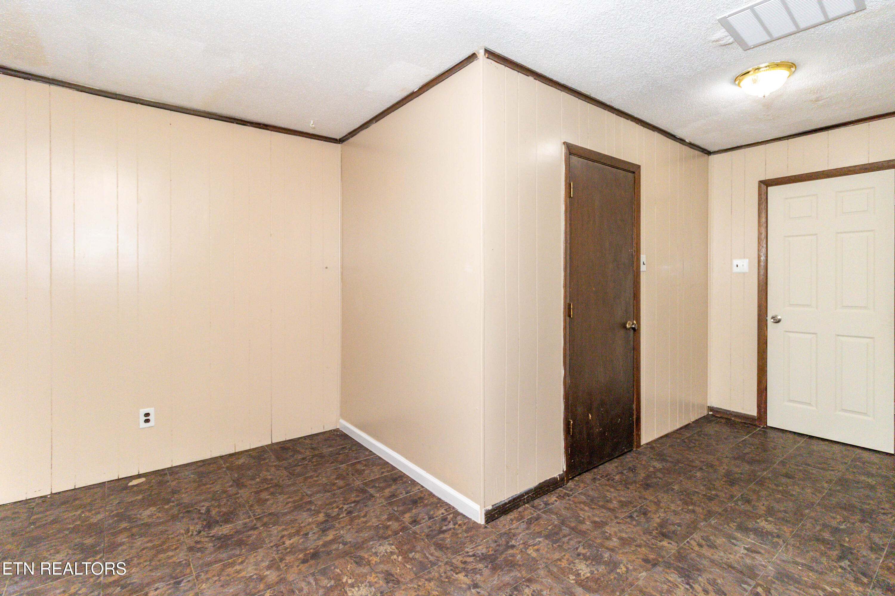 1817 Sedgewick Drive Property Photo 9