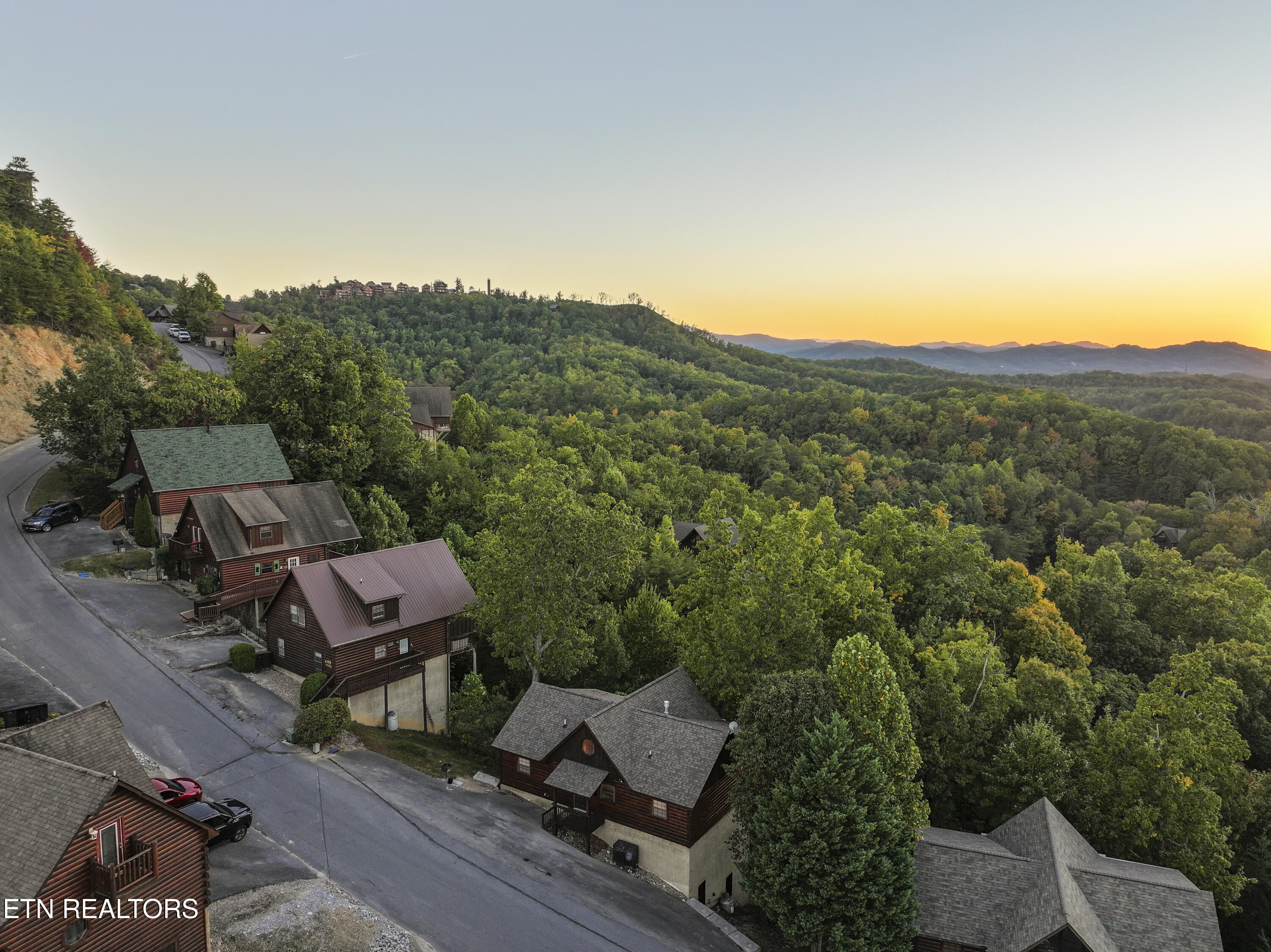 1550 Bears Den Way Property Photo 3