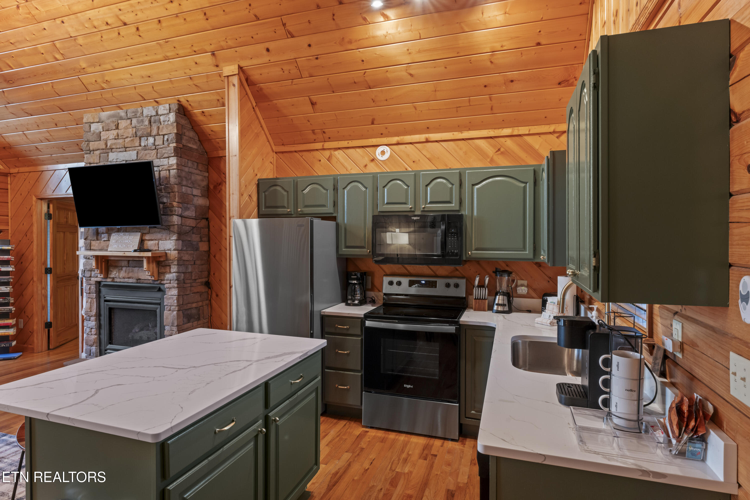 1550 Bears Den Way Property Photo 6