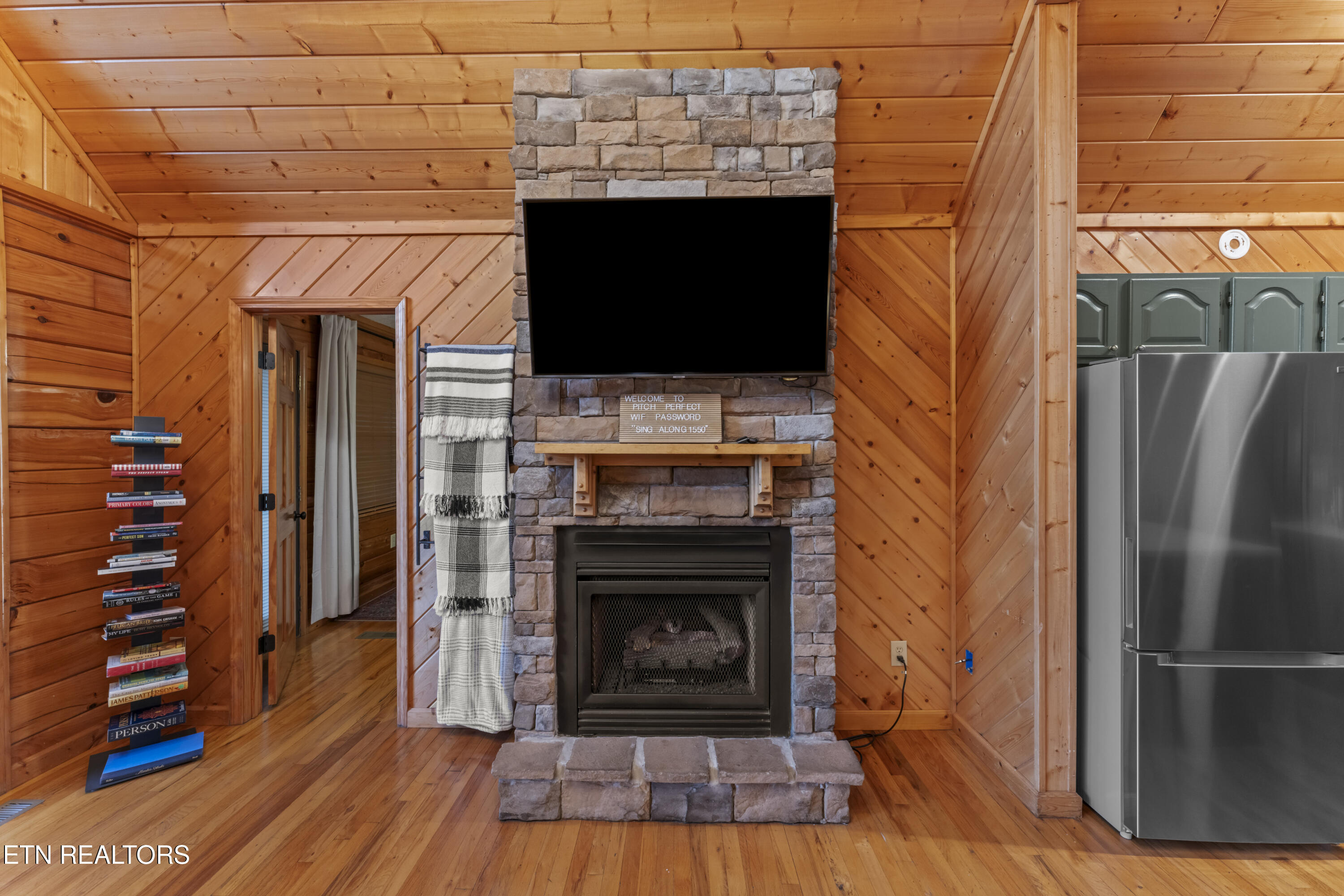 1550 Bears Den Way Property Photo 11