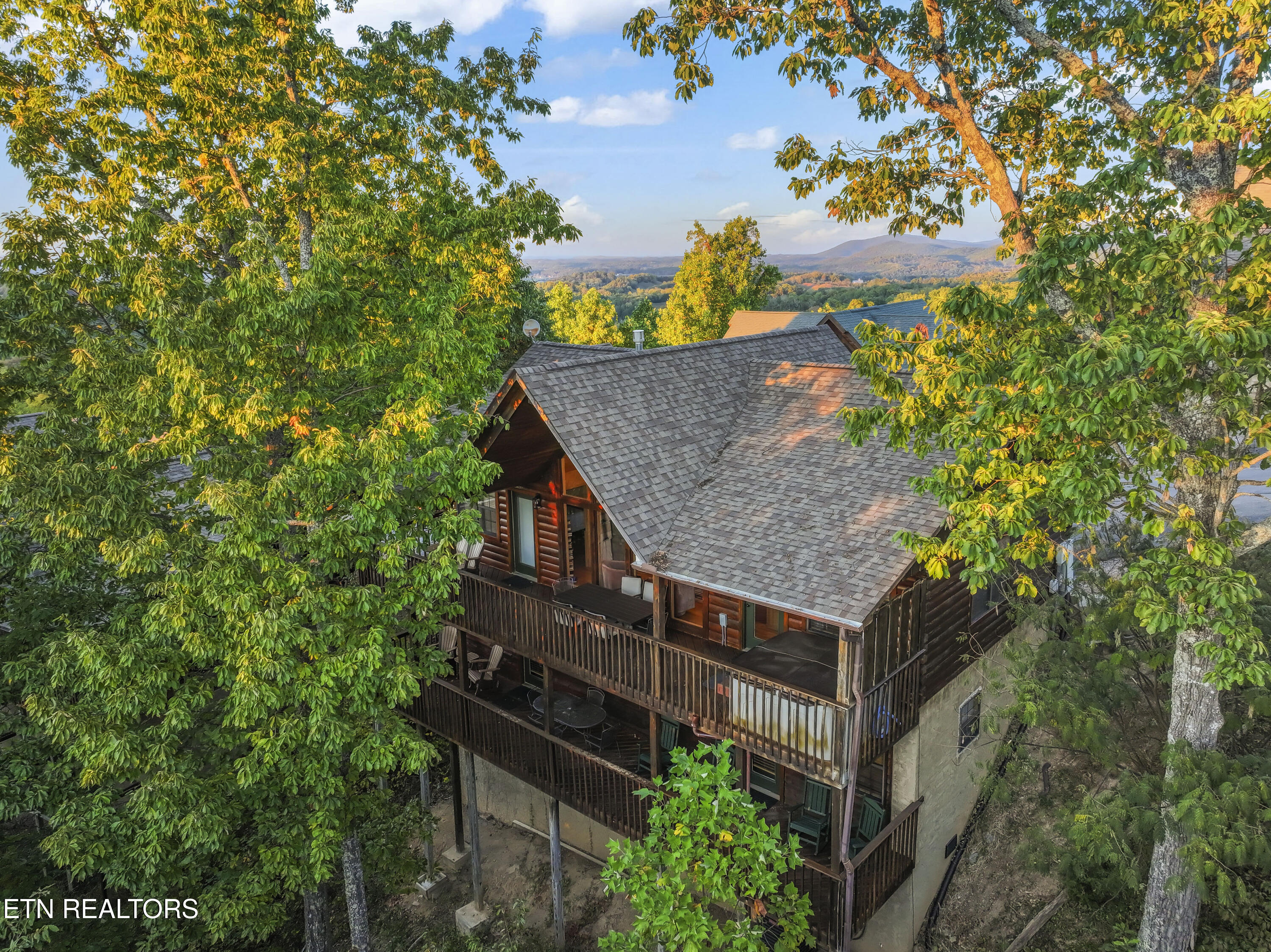 1550 Bears Den Way Property Photo 16