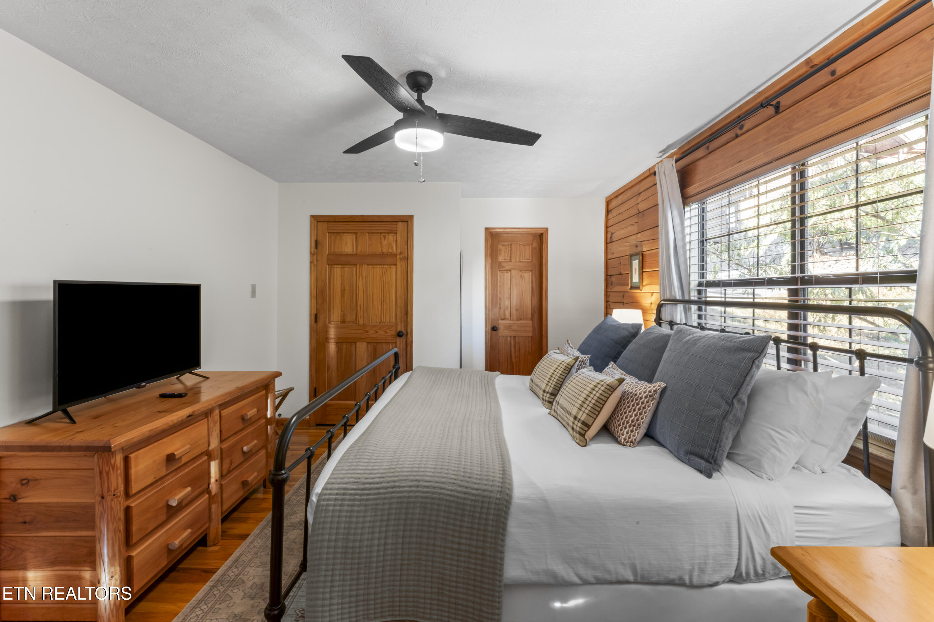 1550 Bears Den Way Property Photo 22