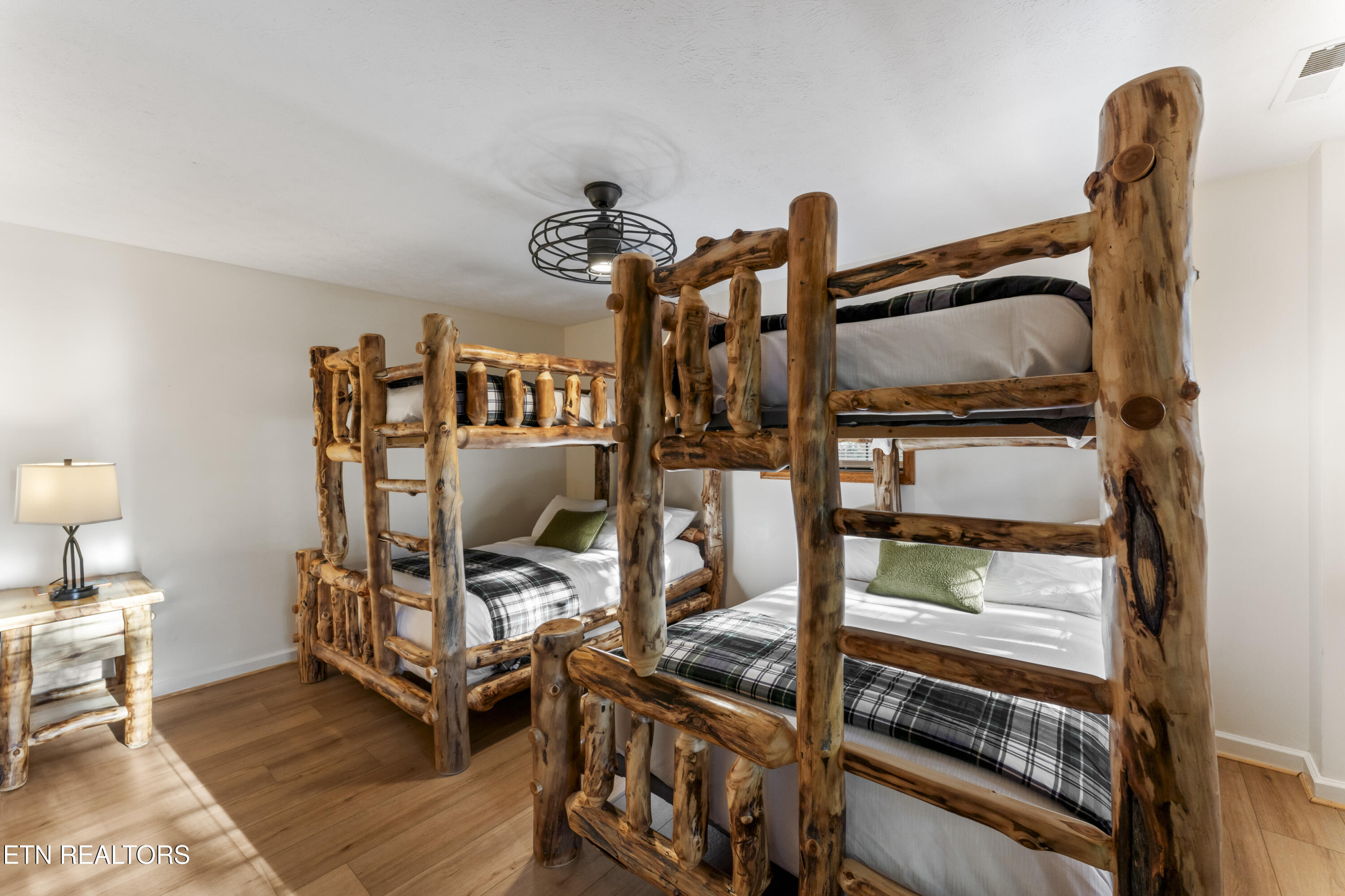 1550 Bears Den Way Property Photo 31