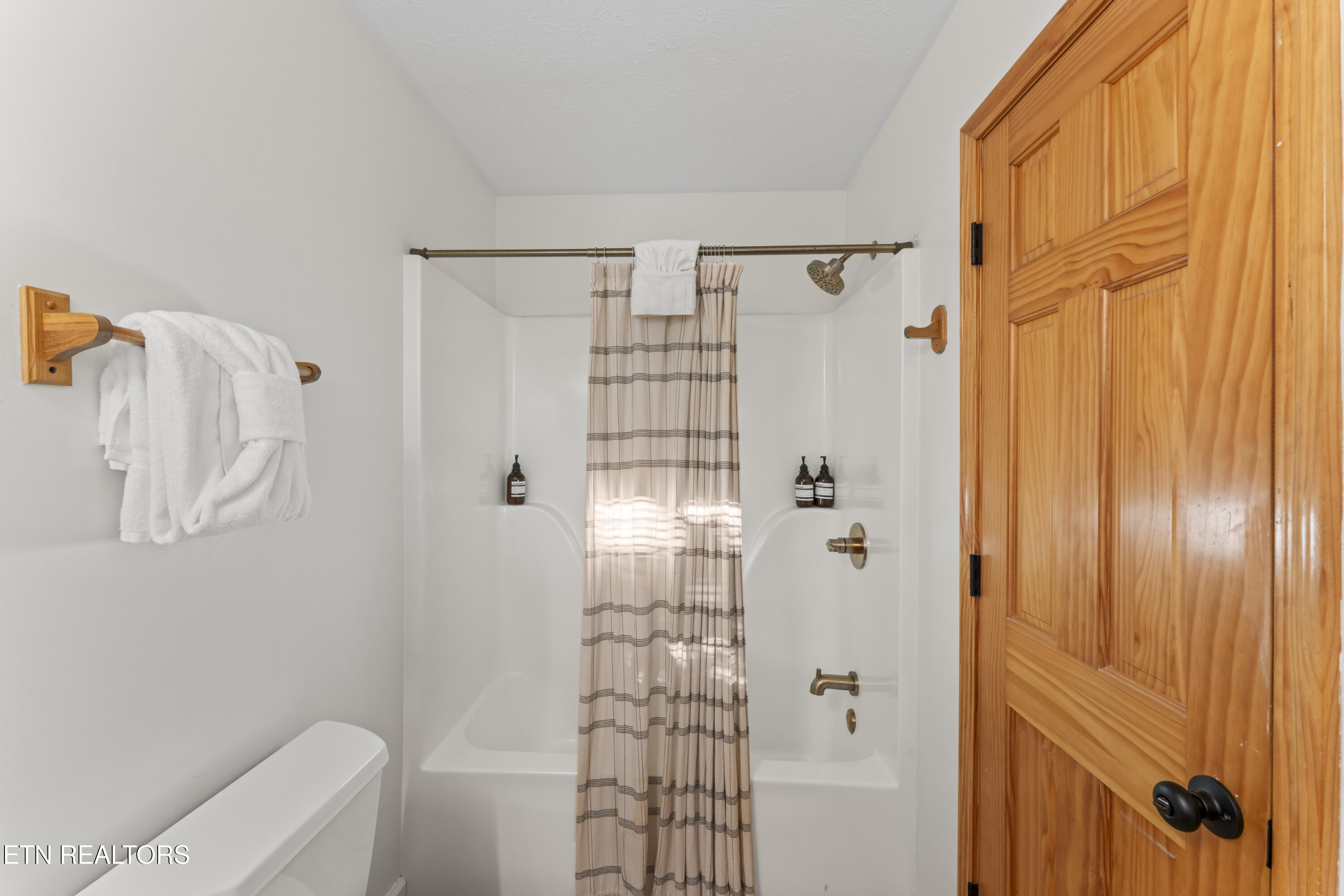 1550 Bears Den Way Property Photo 34