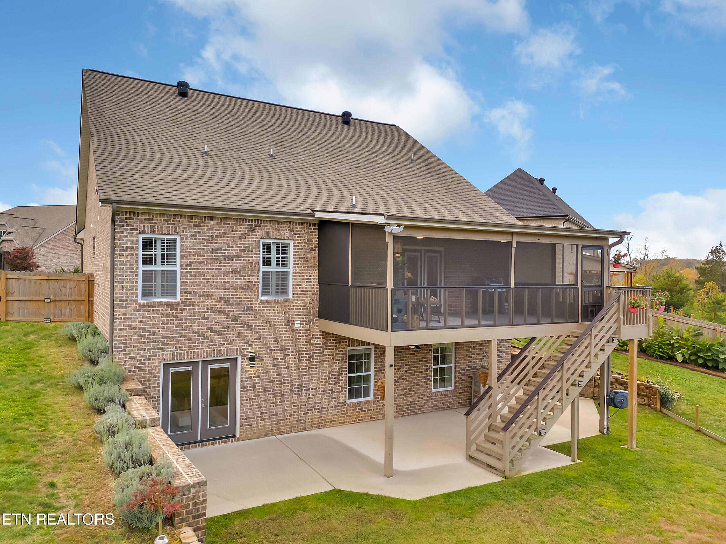 2317 Hickory Crest Lane Property Photo 3