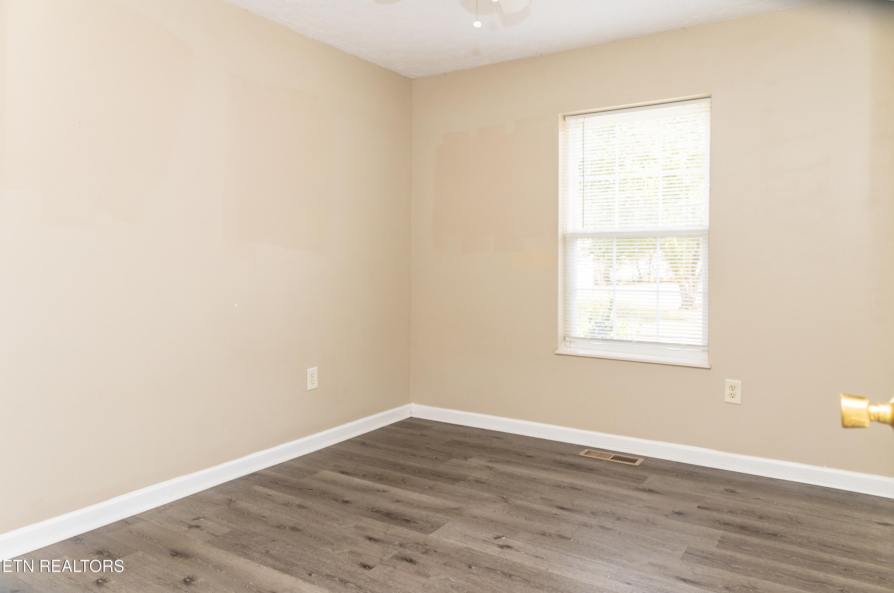 4543 Winslow Drive Property Photo 8