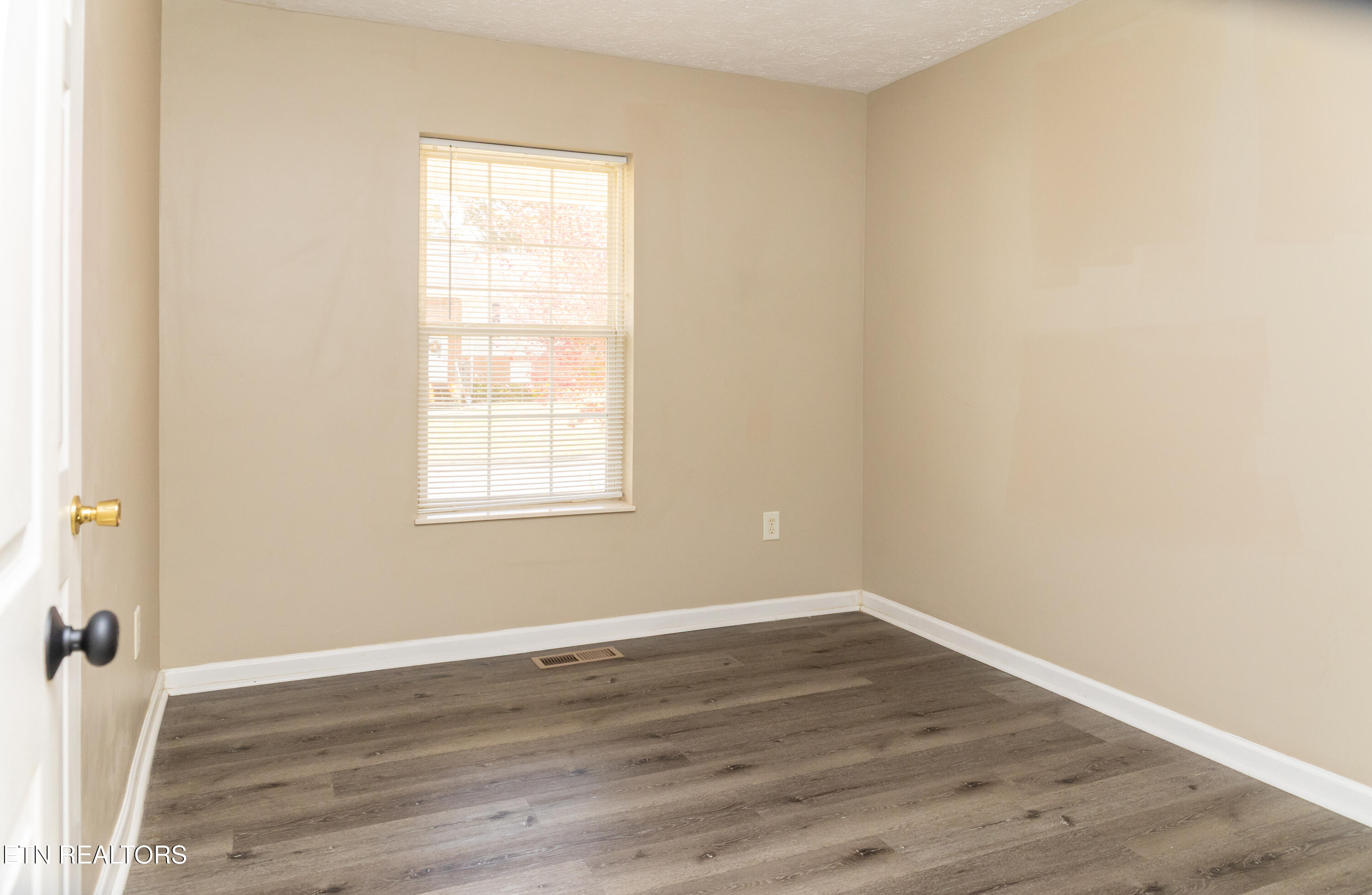 4543 Winslow Drive Property Photo 9