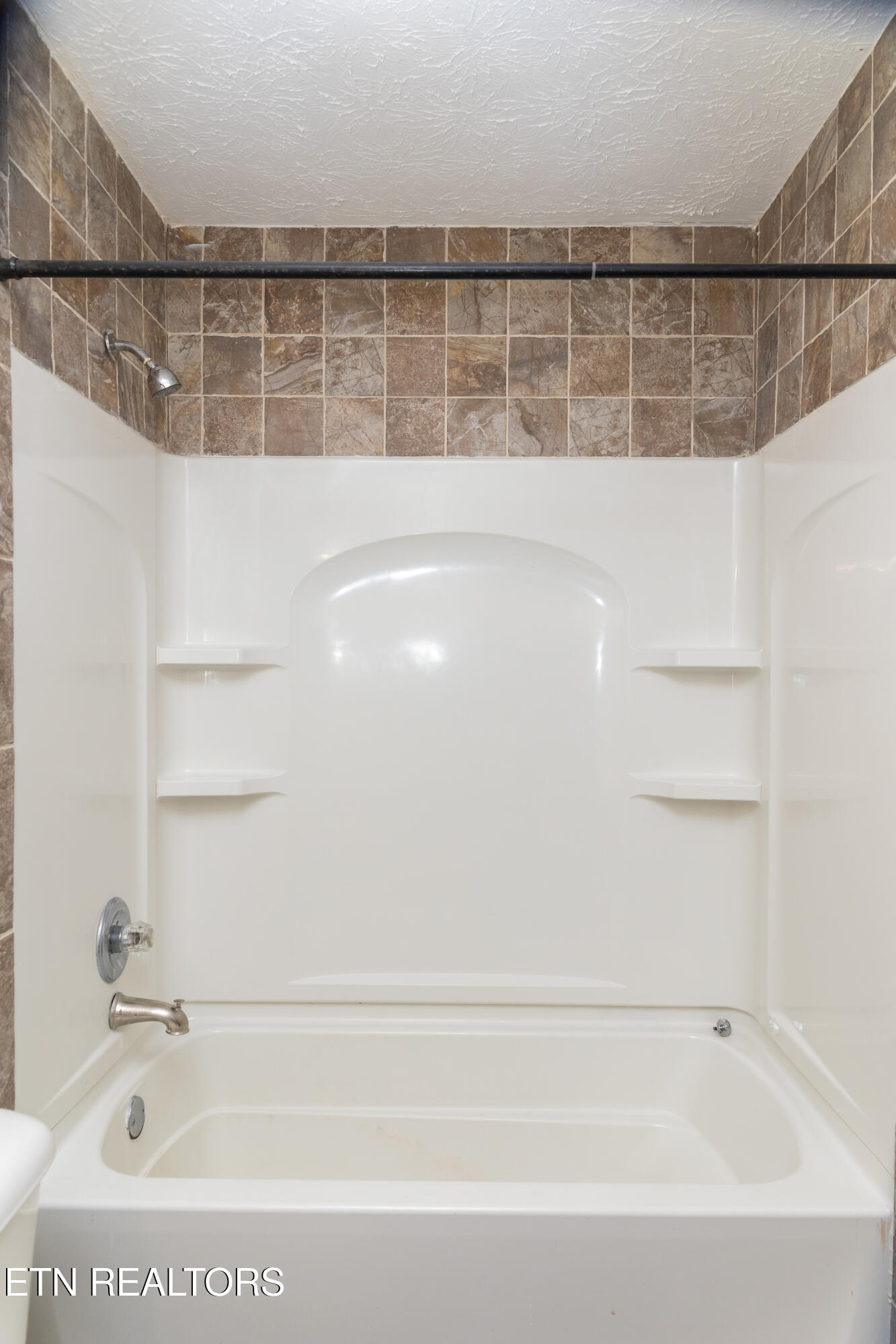 4543 Winslow Drive Property Photo 10