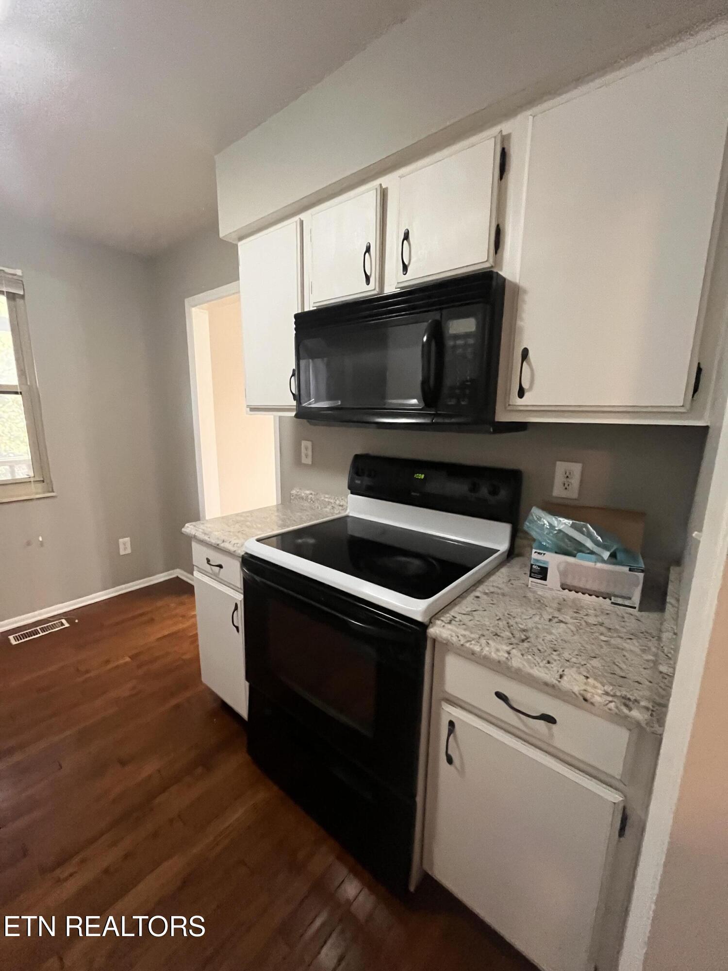 1113 Scottie Lane Property Photo 8