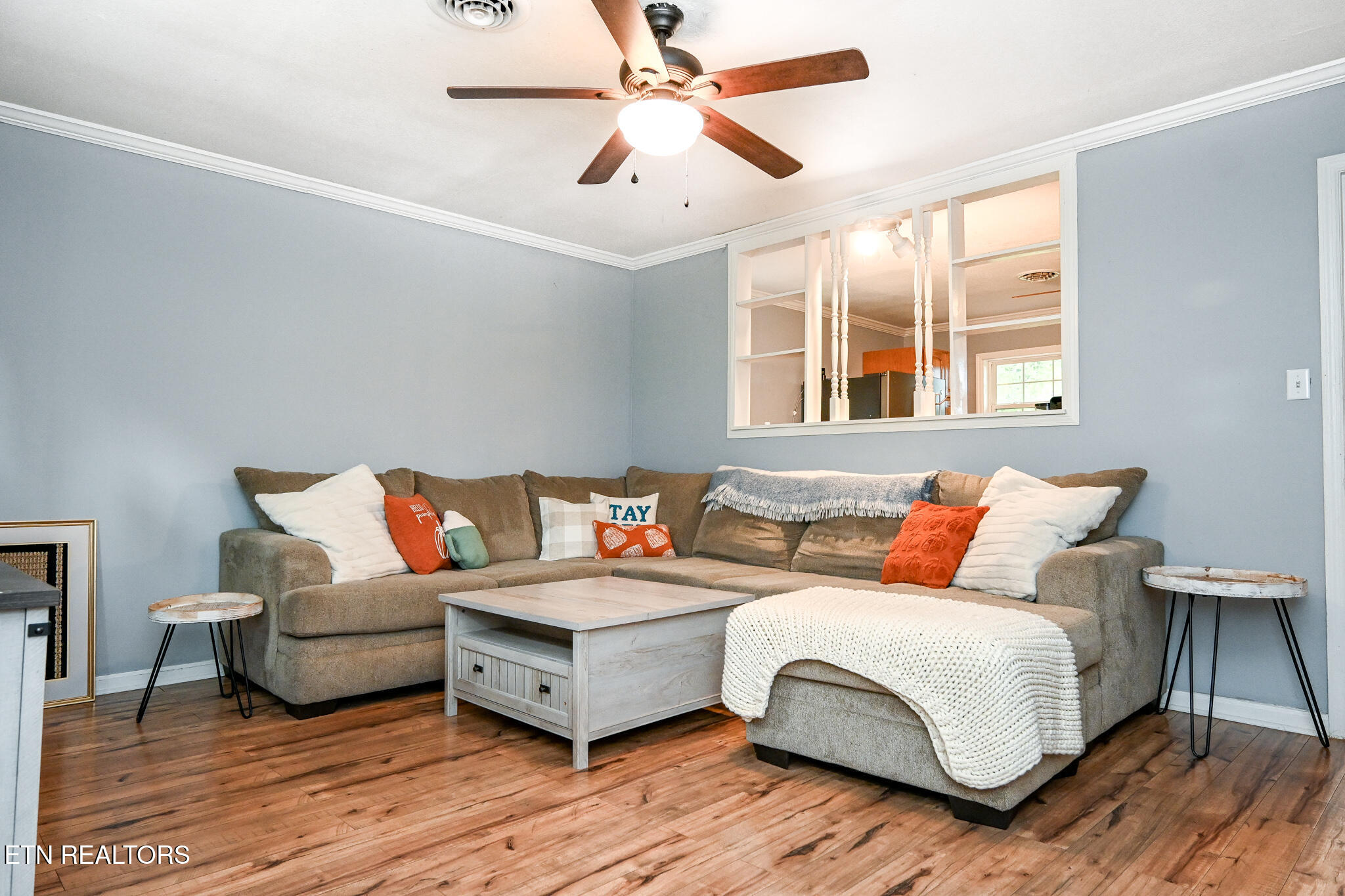 4040 Ne Lynncrest Drive Property Photo 2