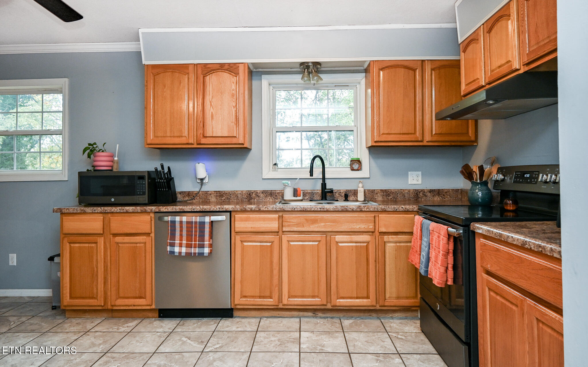 4040 Ne Lynncrest Drive Property Photo 3