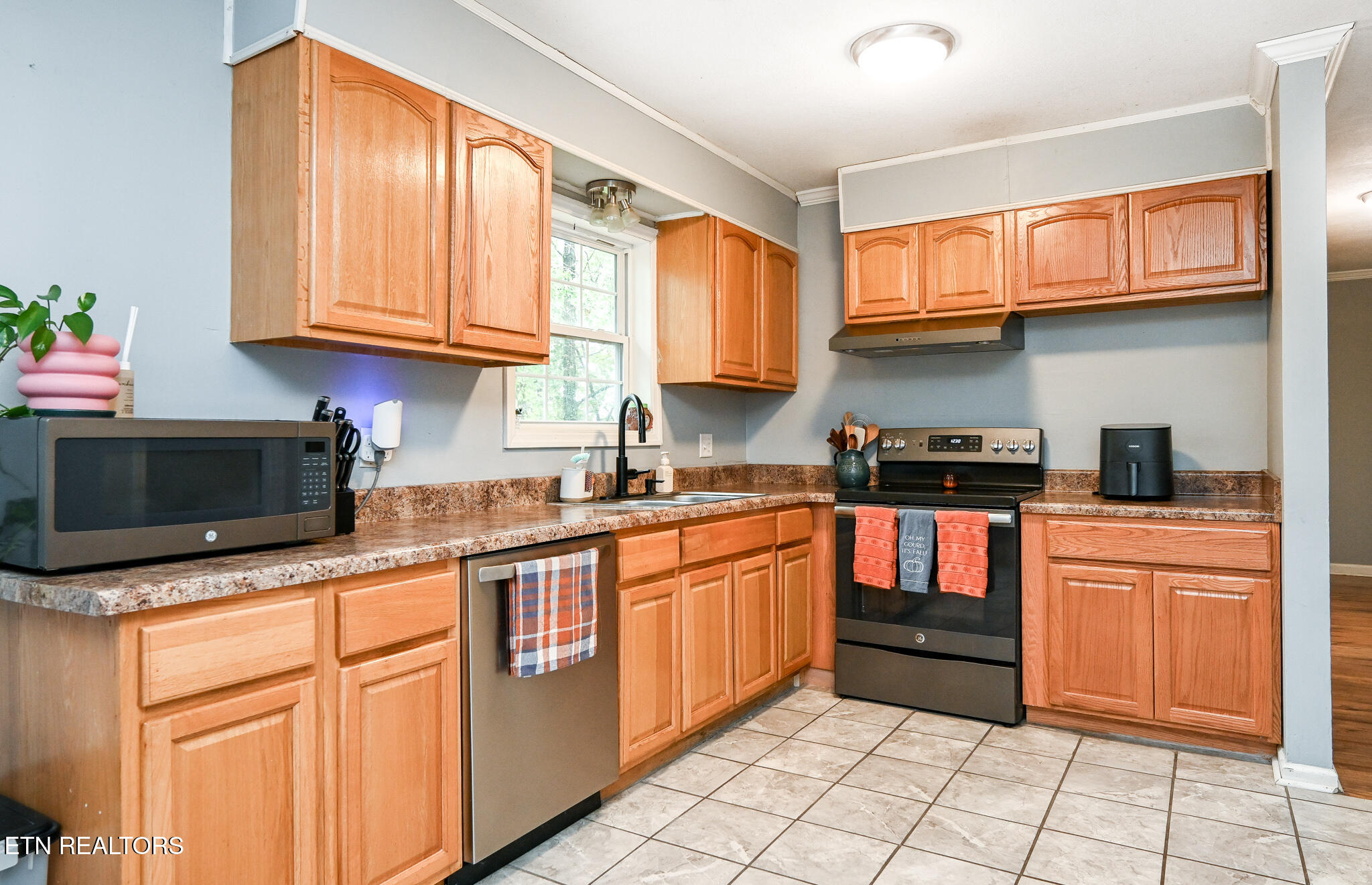 4040 Ne Lynncrest Drive Property Photo 4