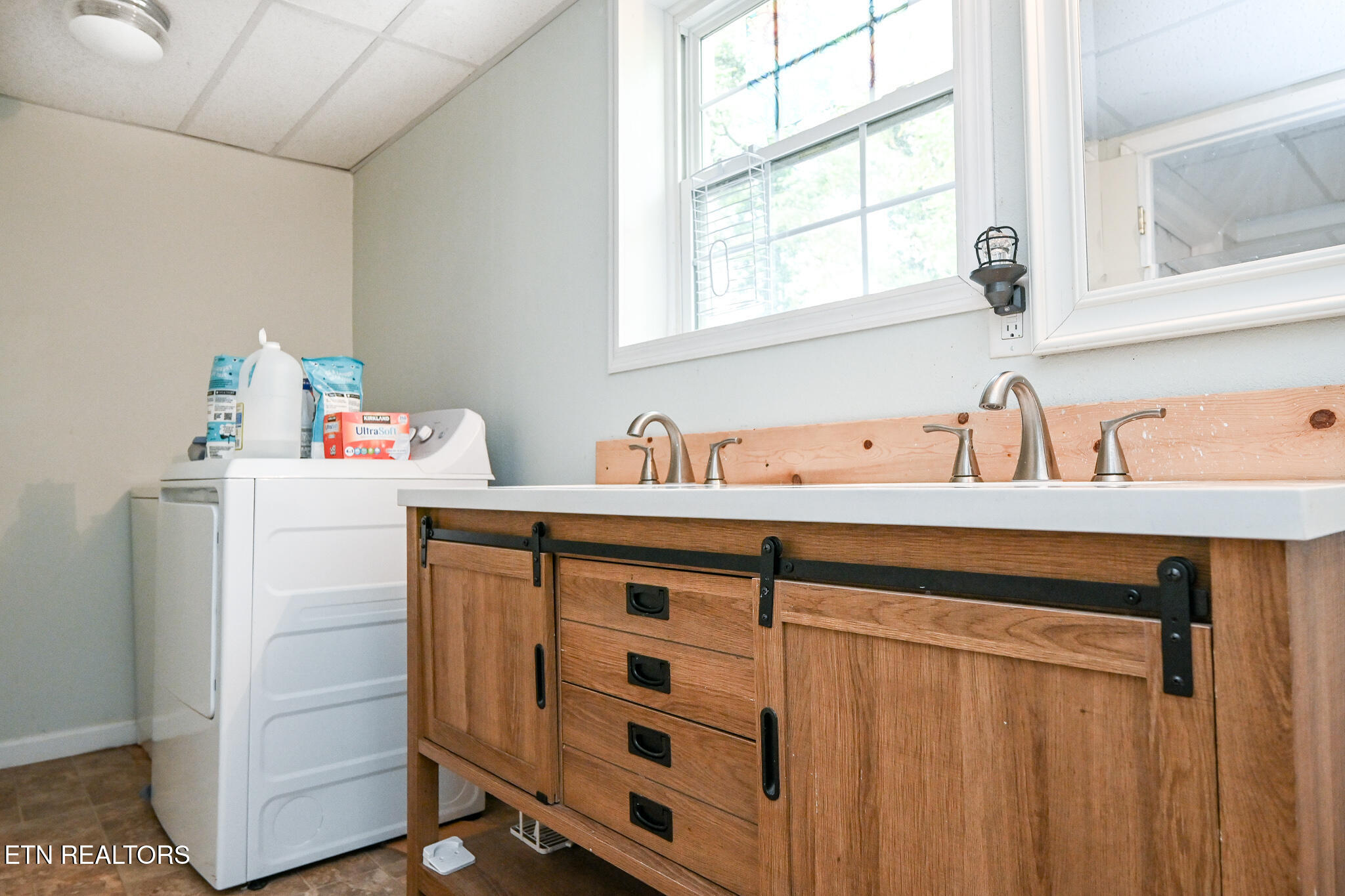 4040 Ne Lynncrest Drive Property Photo 12