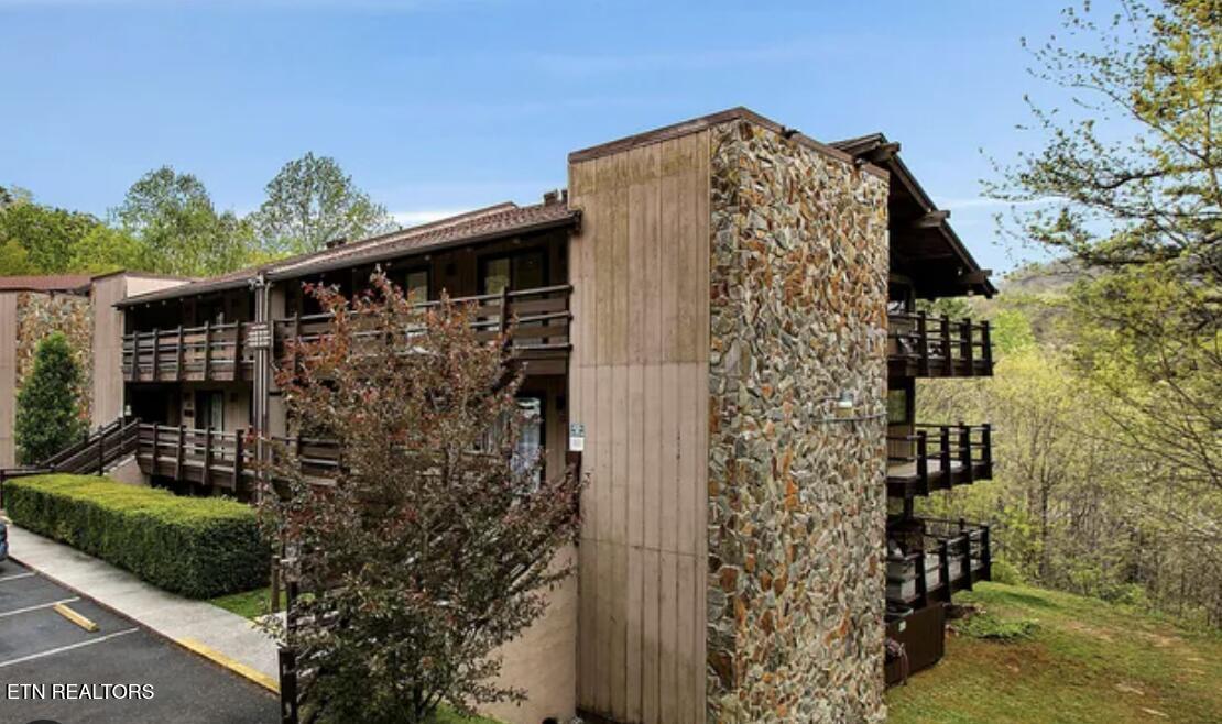 1081 Cove Rd Property Photo 1