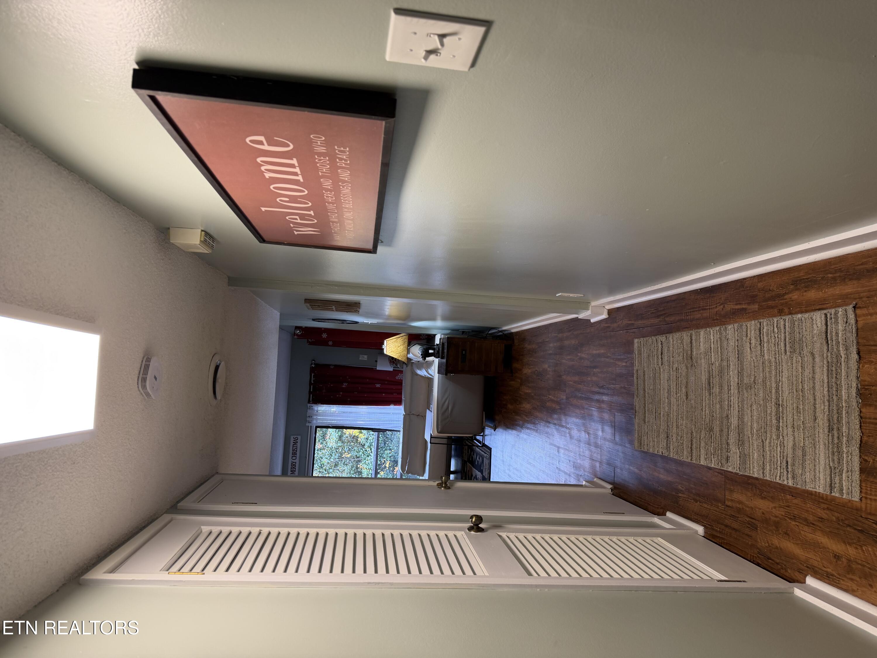 1081 Cove Rd Property Photo 7