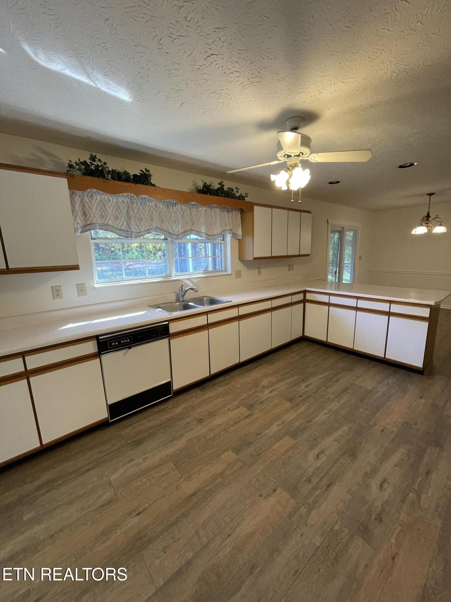 109 Eastridge Drive Property Photo 10