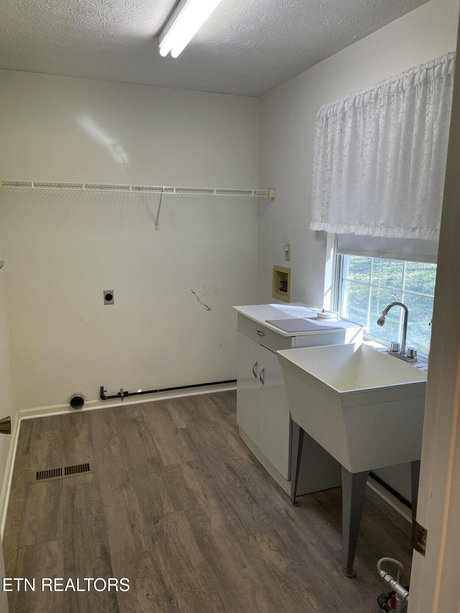 109 Eastridge Drive Property Photo 16