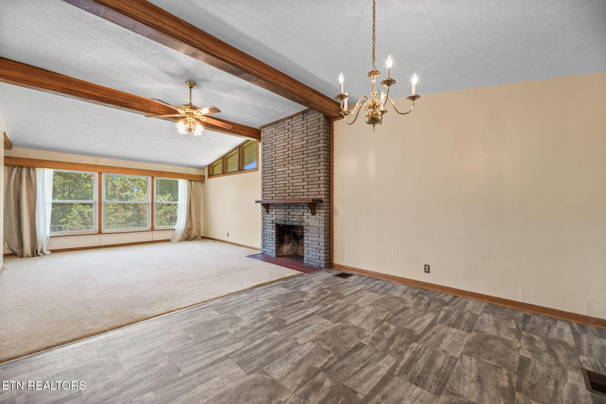 5013 Ridgemont Drive Property Photo 3