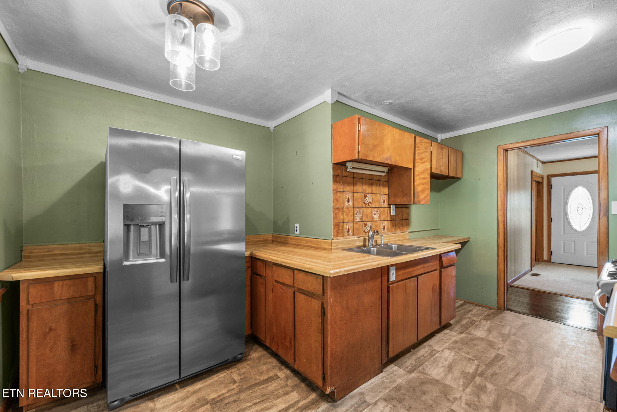 5013 Ridgemont Drive Property Photo 5