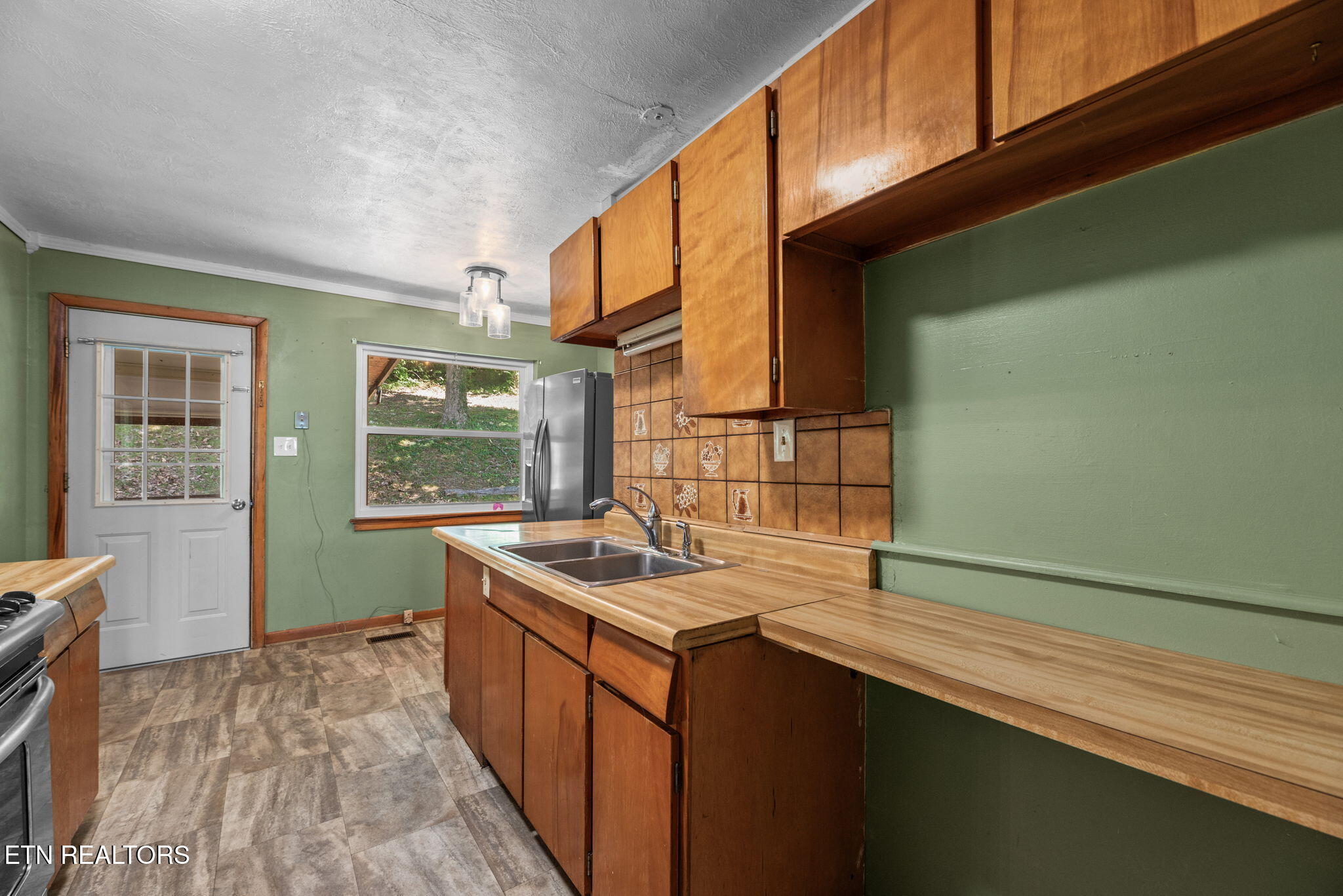 5013 Ridgemont Drive Property Photo 7