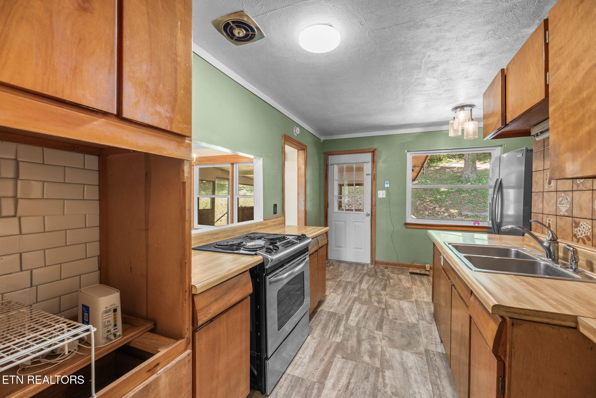 5013 Ridgemont Drive Property Photo 8