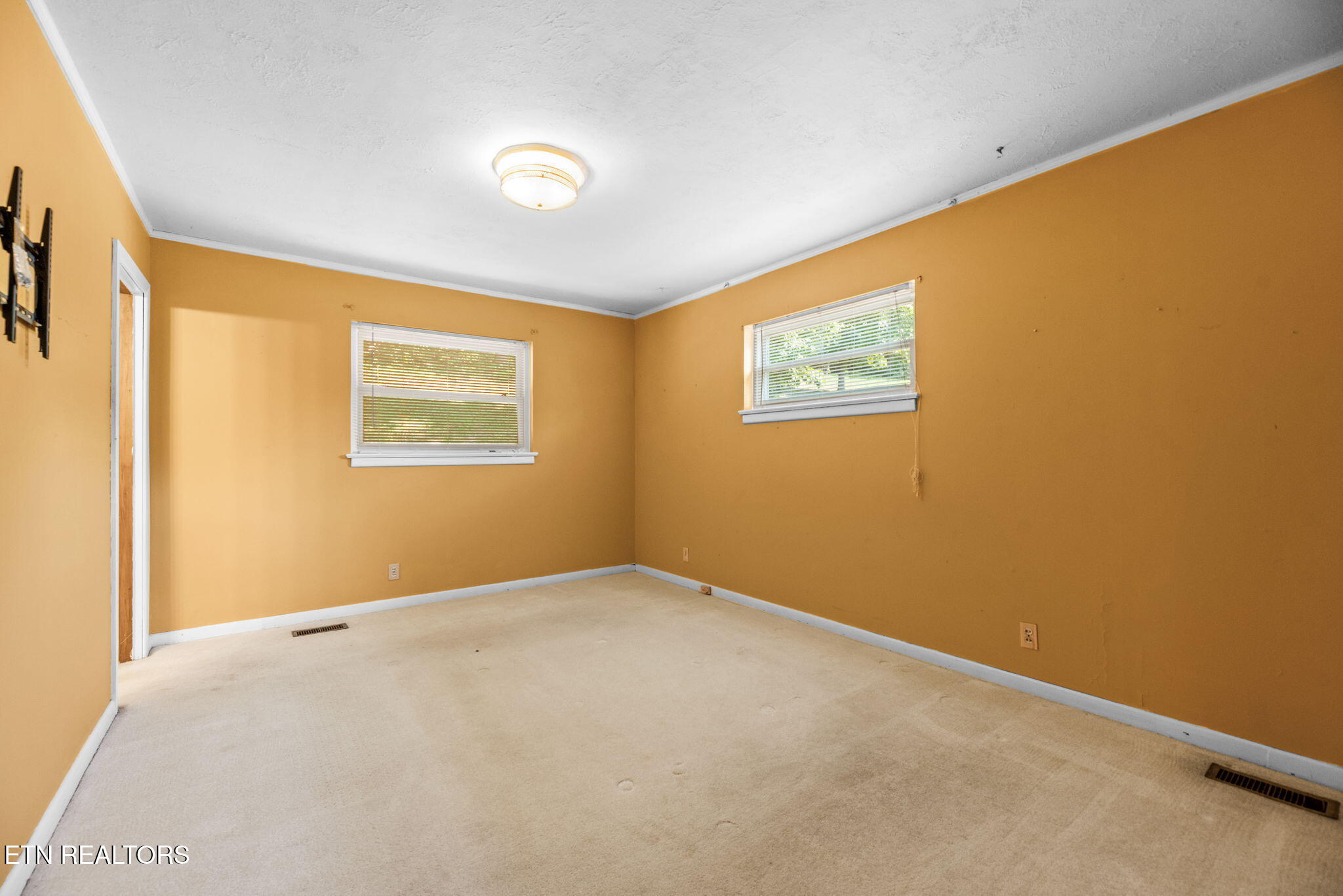 5013 Ridgemont Drive Property Photo 9