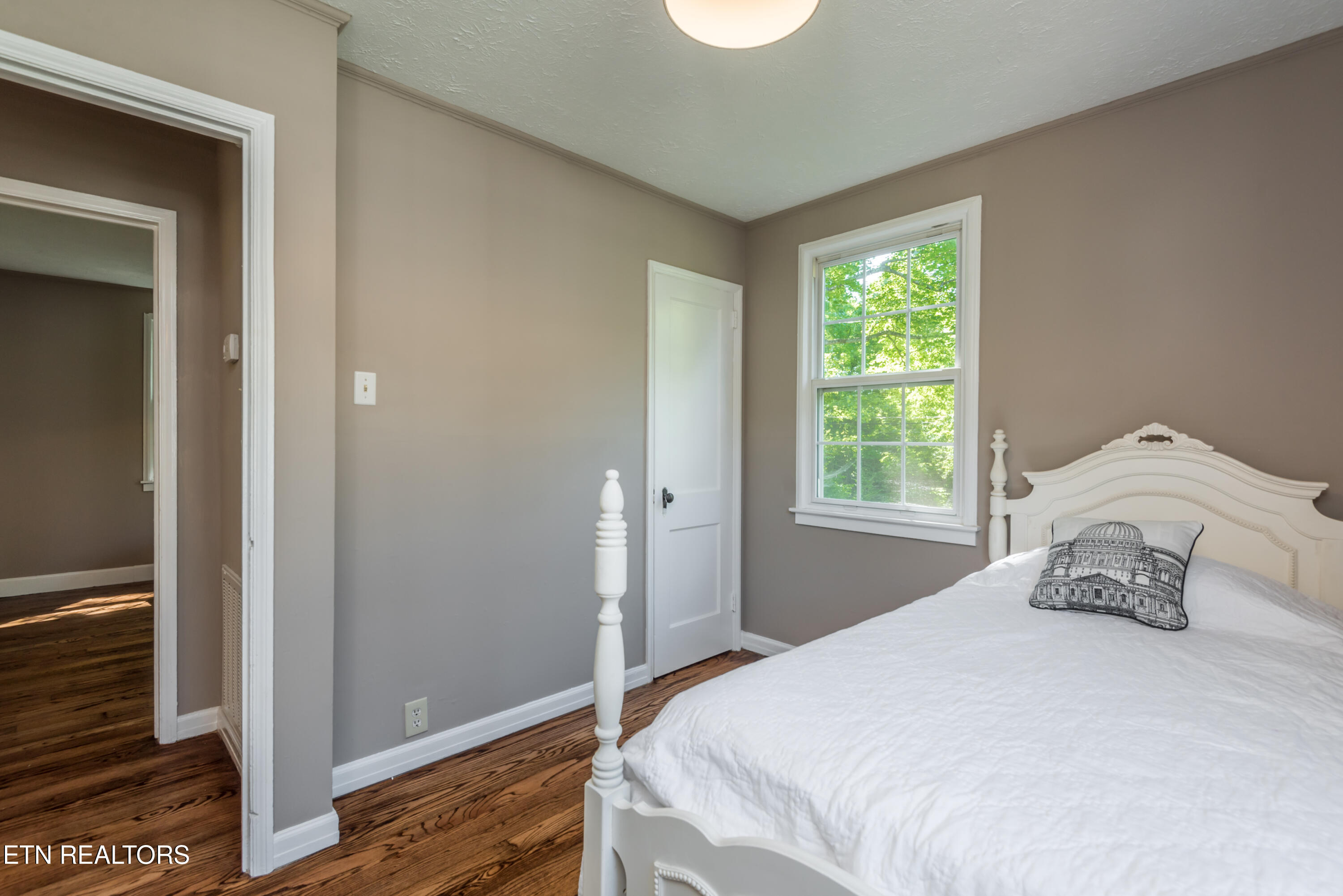 3957 Greenleaf Ave Property Photo 11