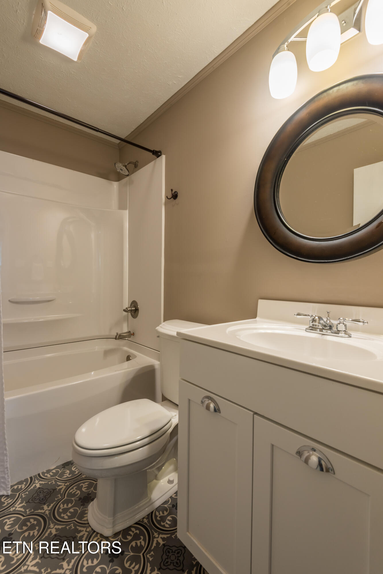 3957 Greenleaf Ave Property Photo 13