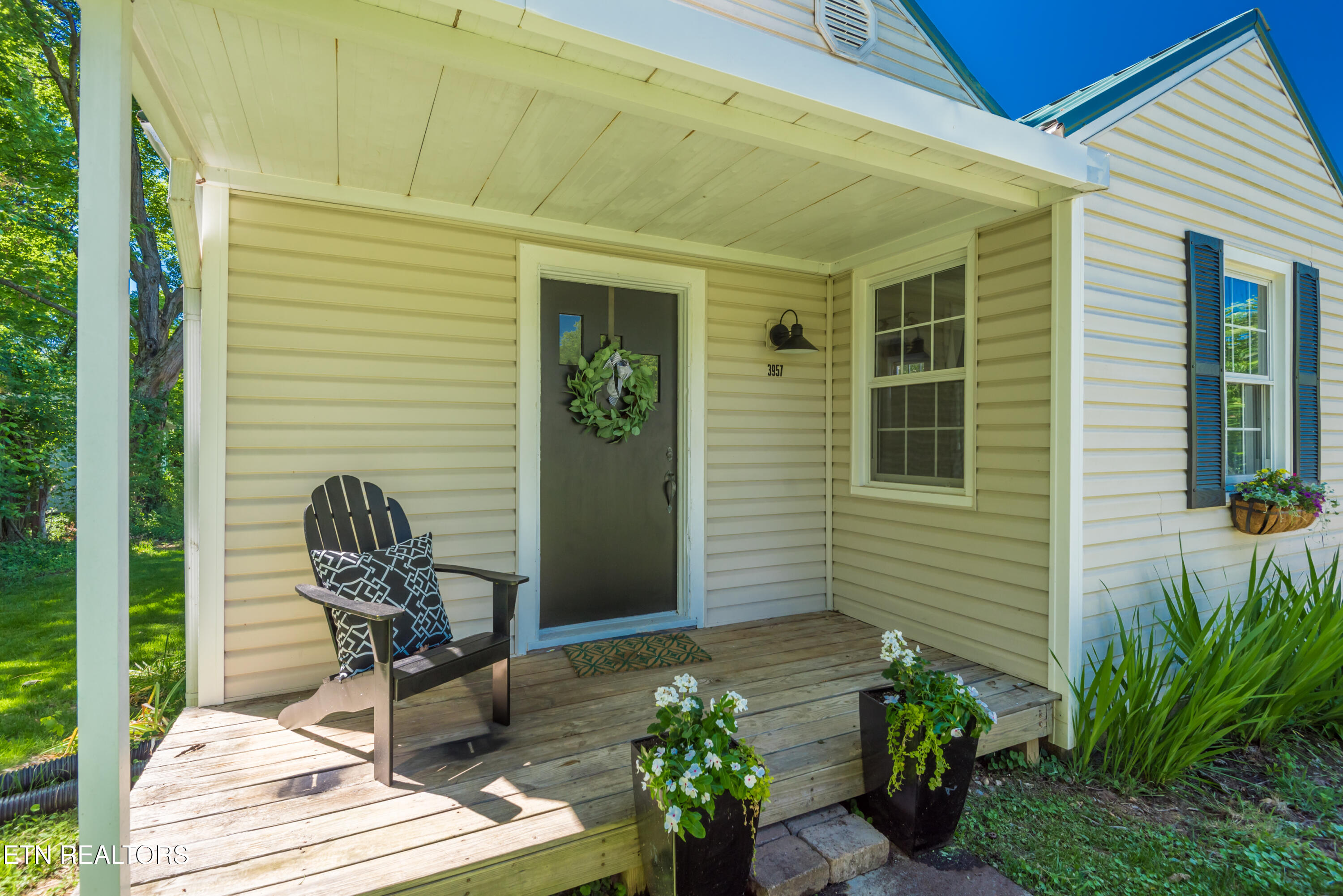 3957 Greenleaf Ave Property Photo 16