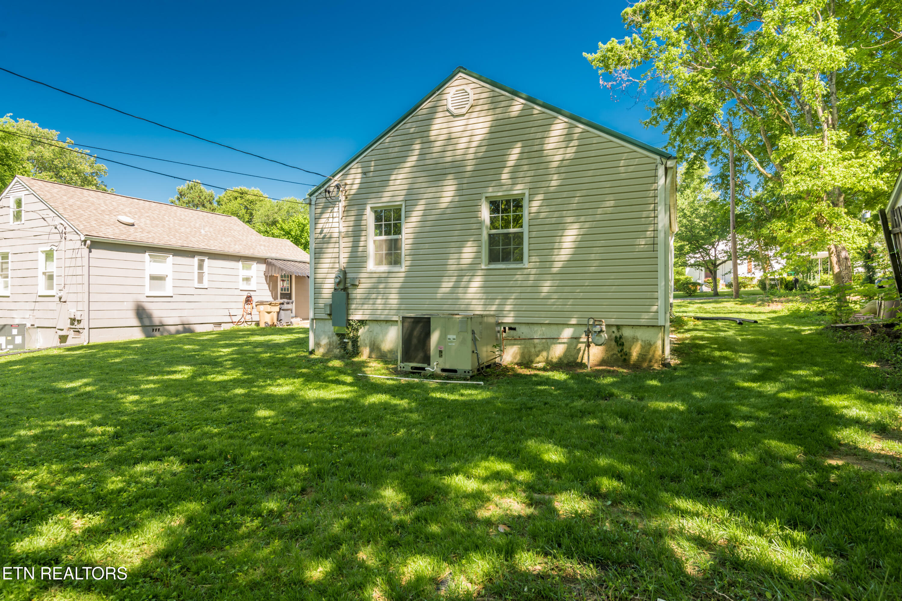 3957 Greenleaf Ave Property Photo 19