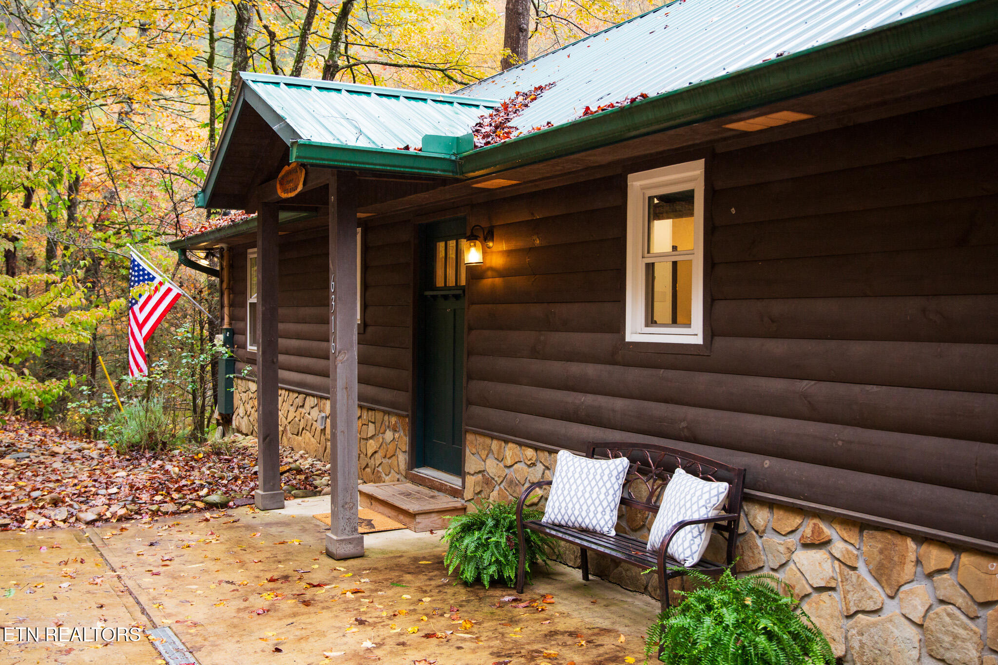 6316 Old Walland Hwy Property Photo 2