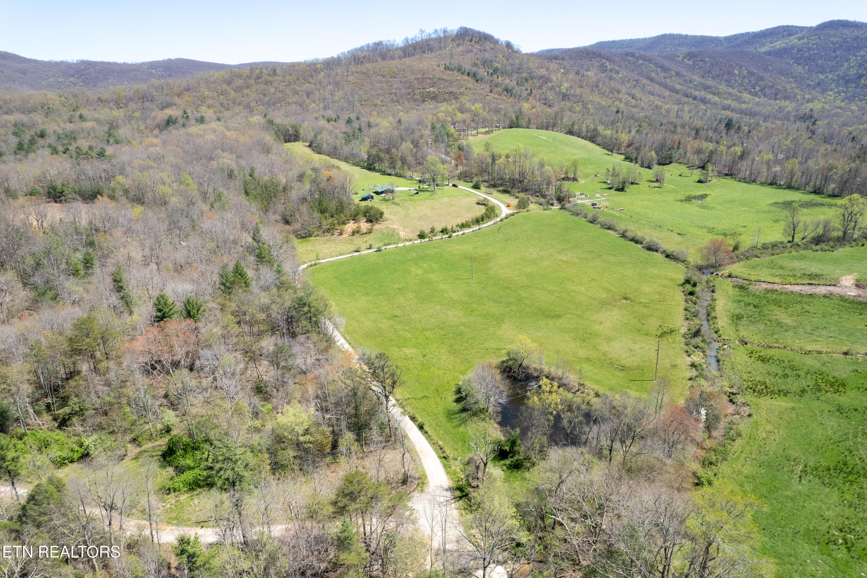 Mullins Lane Property Photo 2