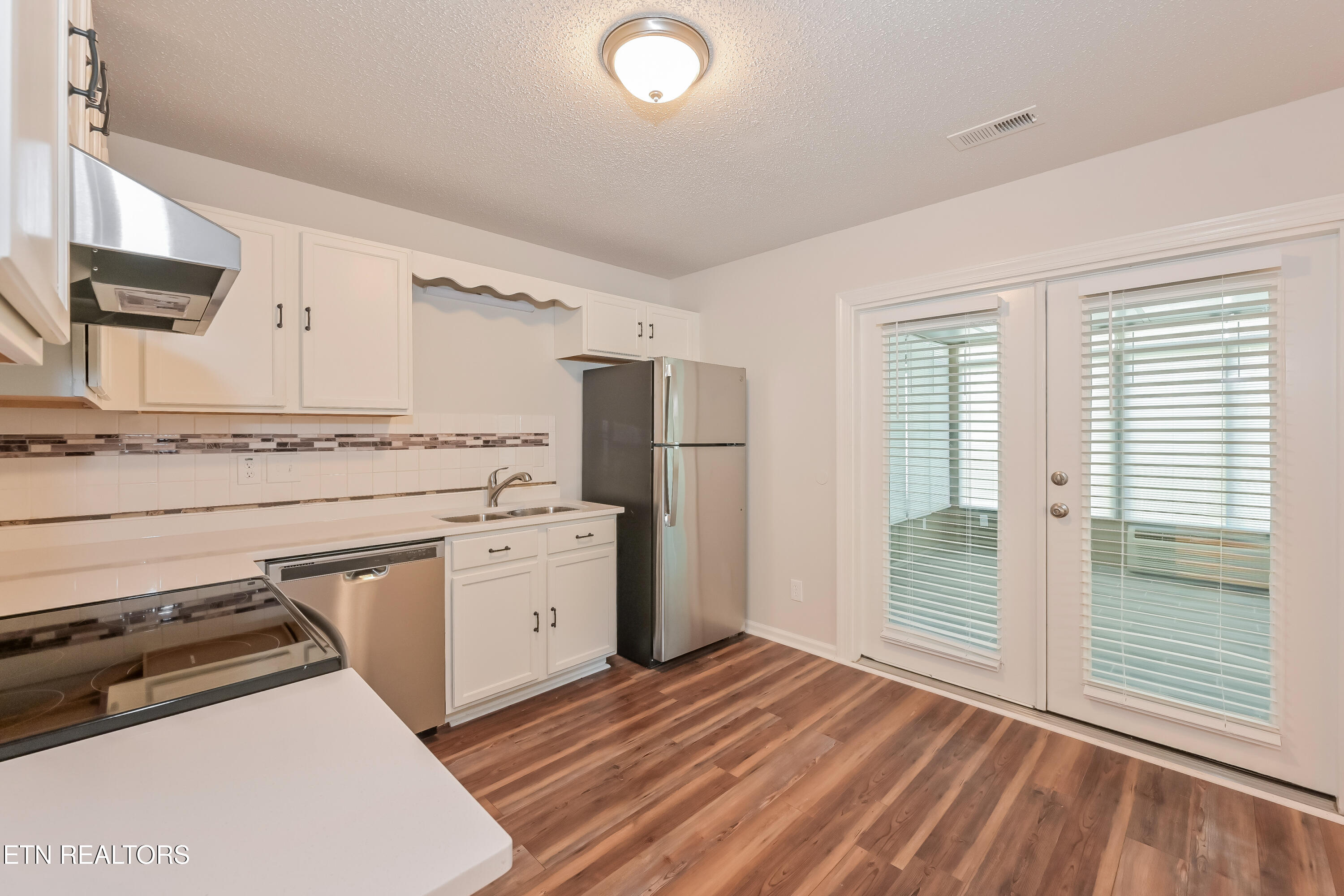 3043 Best Rd Property Photo 6