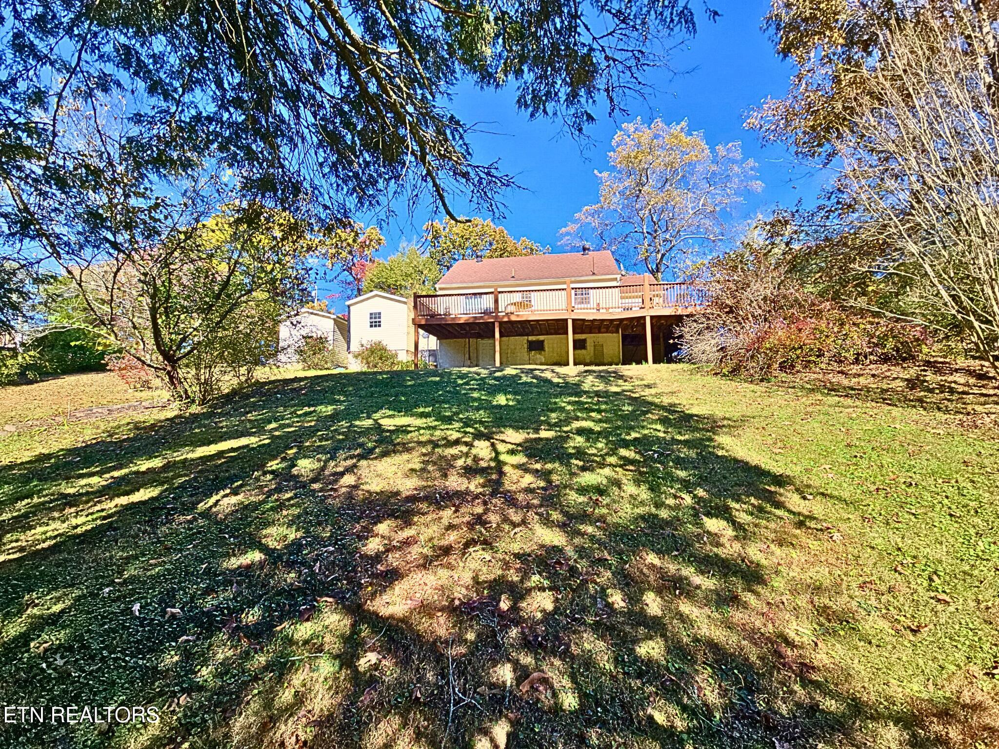 709 Southern Parkway Property Photo 9