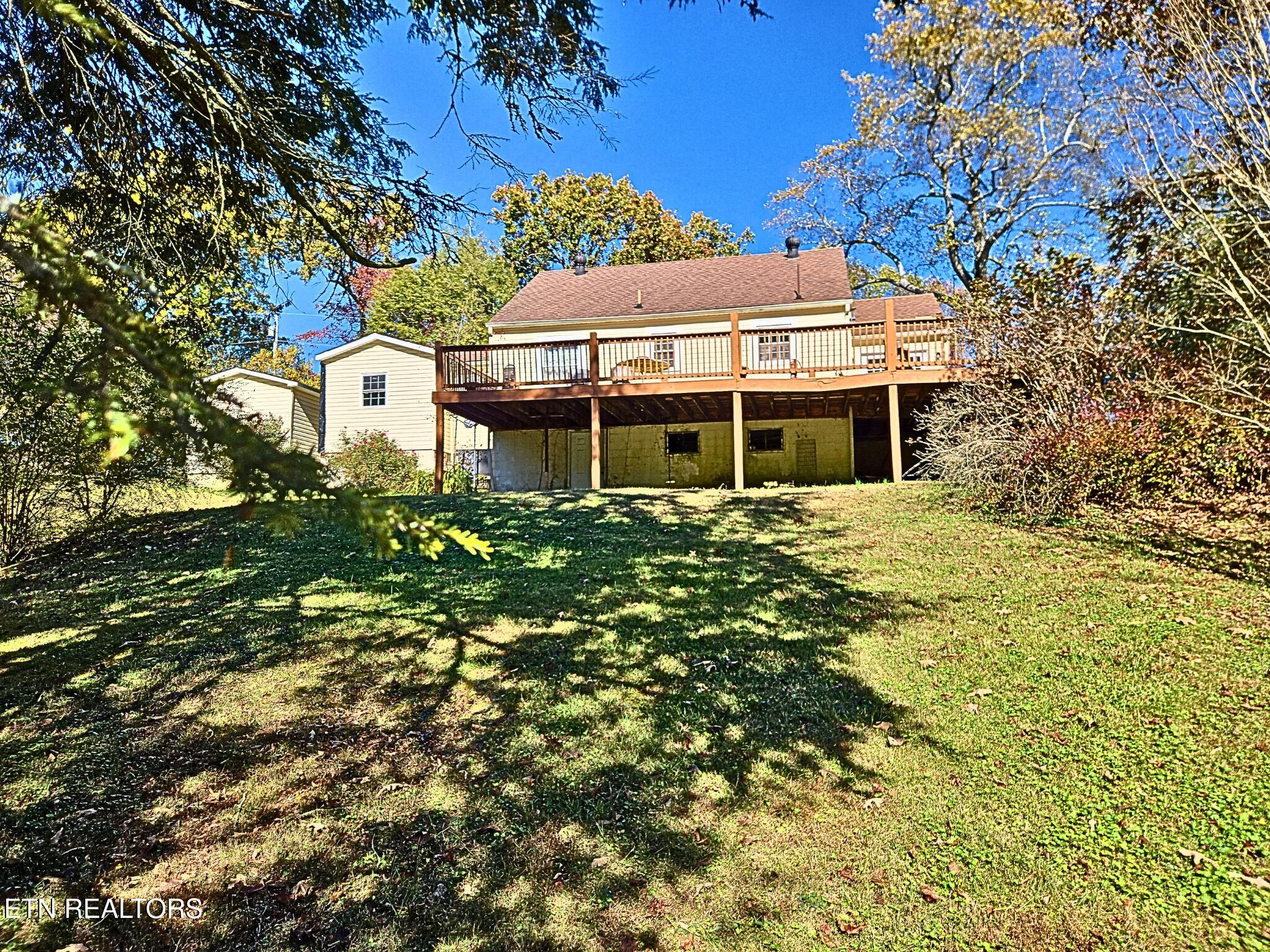 709 Southern Parkway Property Photo 10