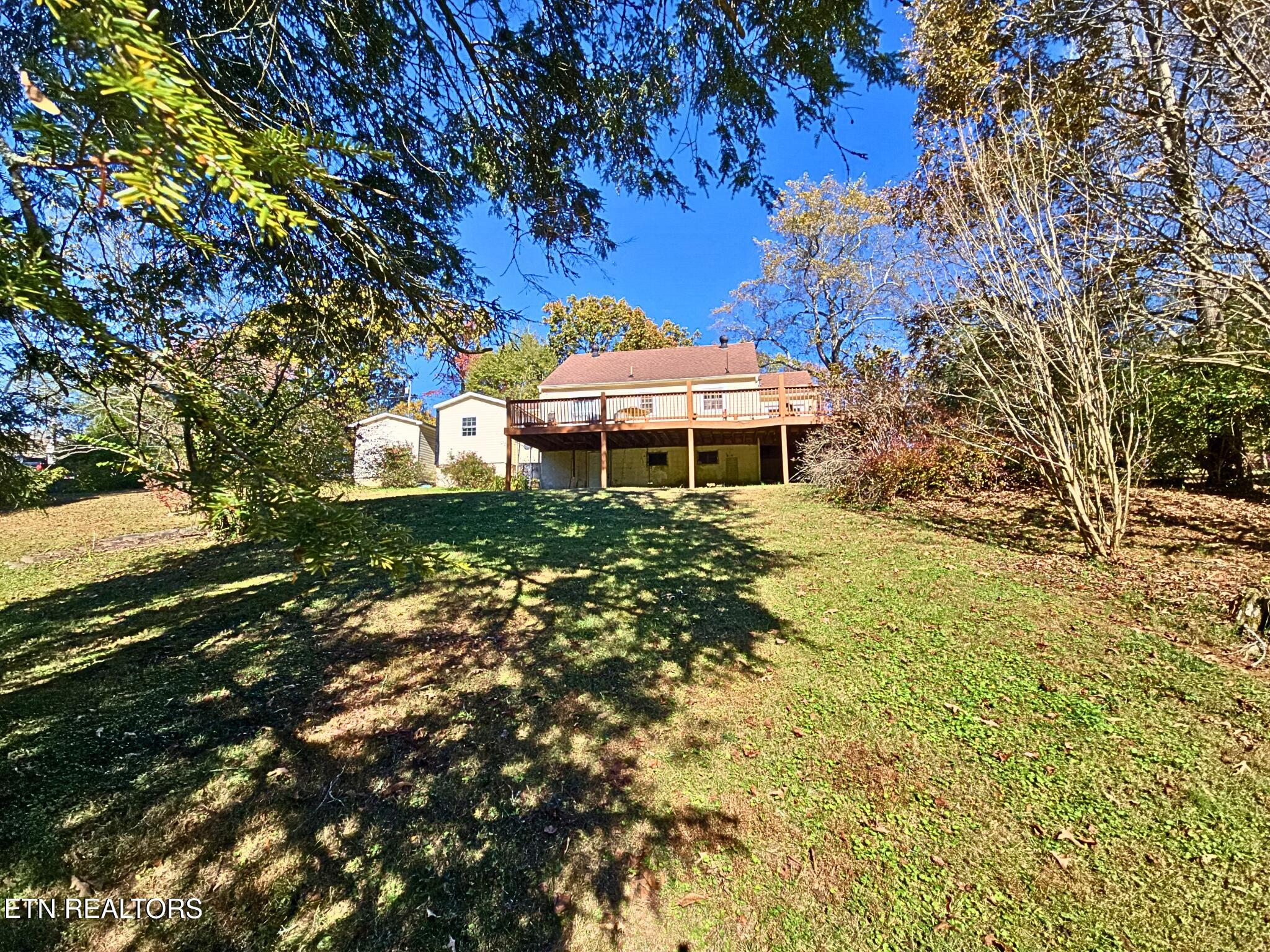 709 Southern Parkway Property Photo 11