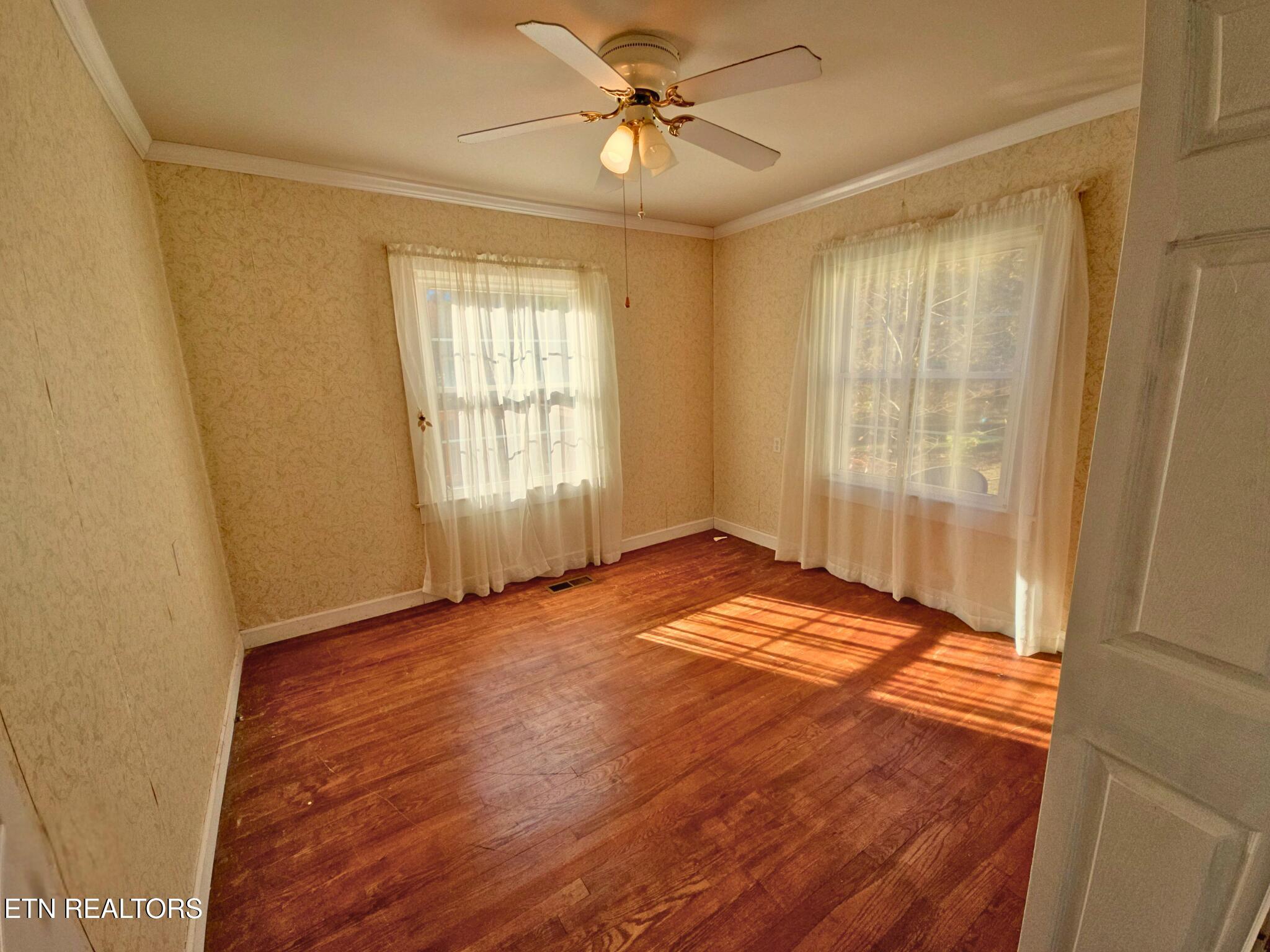 709 Southern Parkway Property Photo 23