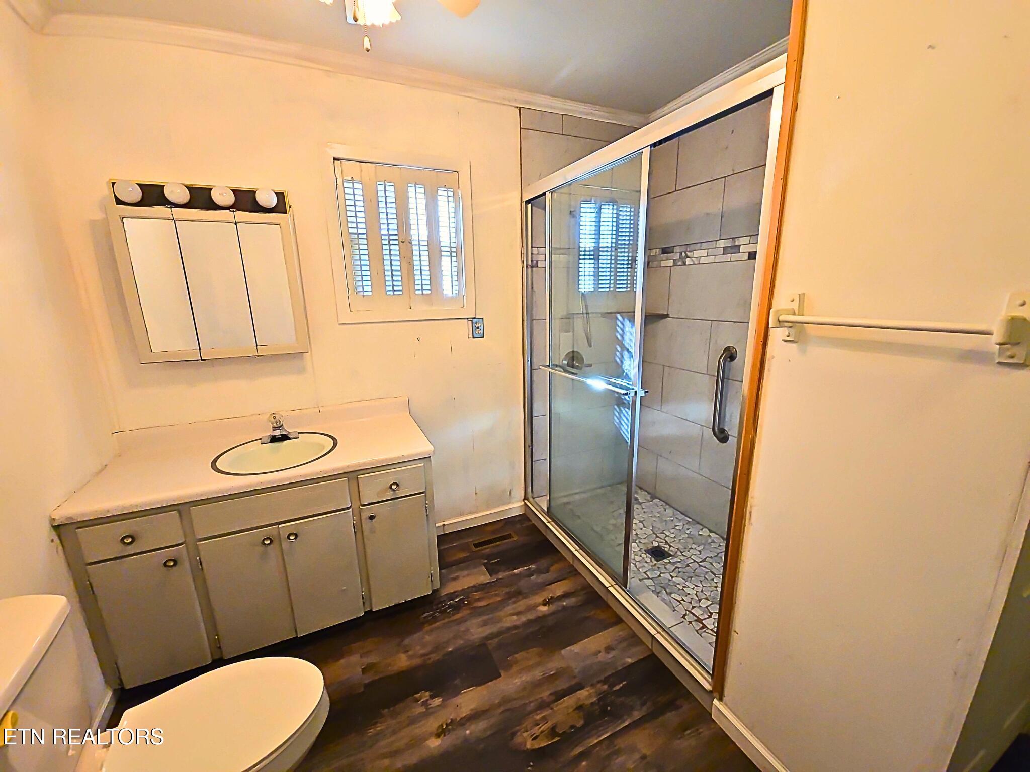 709 Southern Parkway Property Photo 25