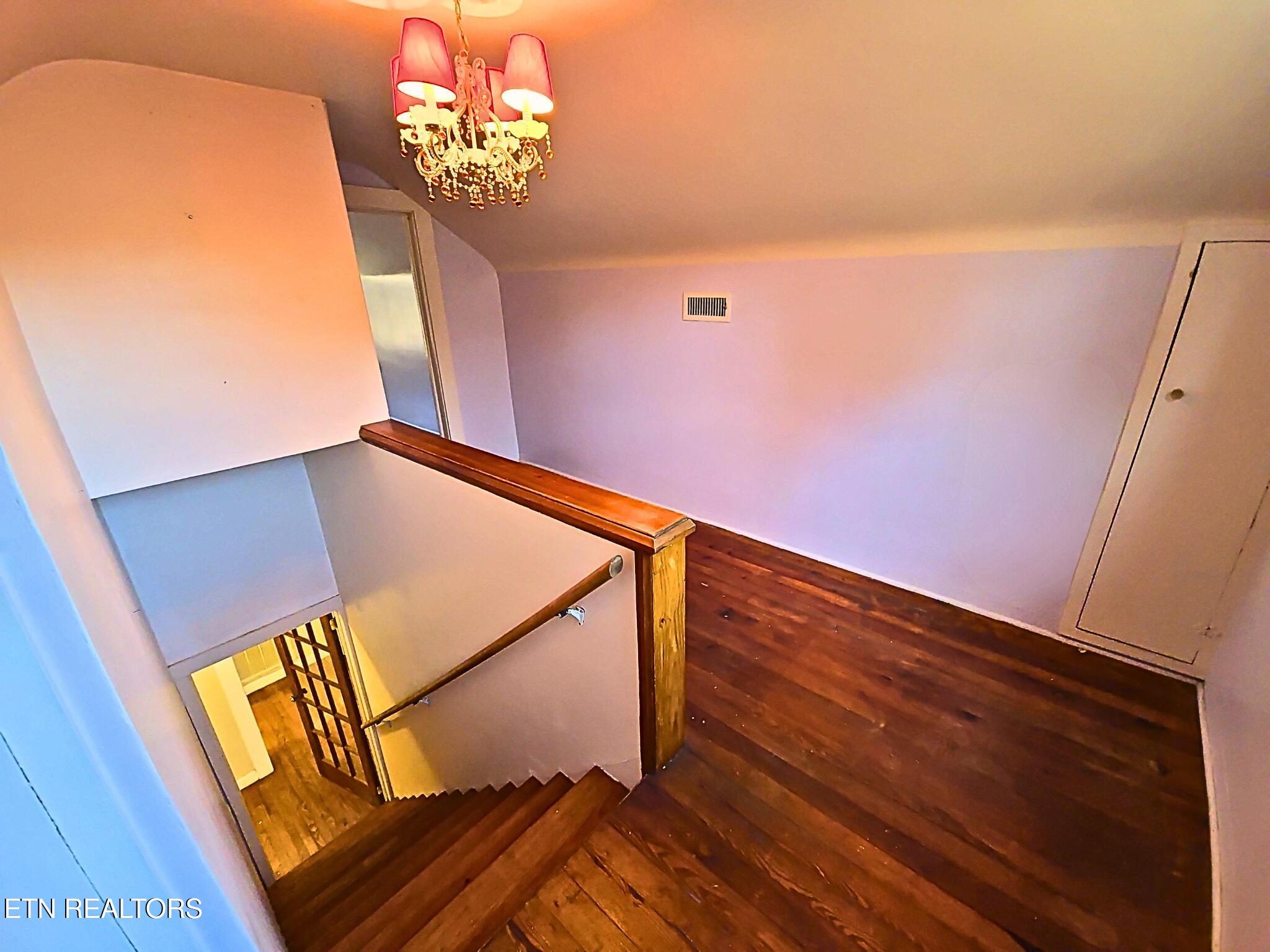 709 Southern Parkway Property Photo 30